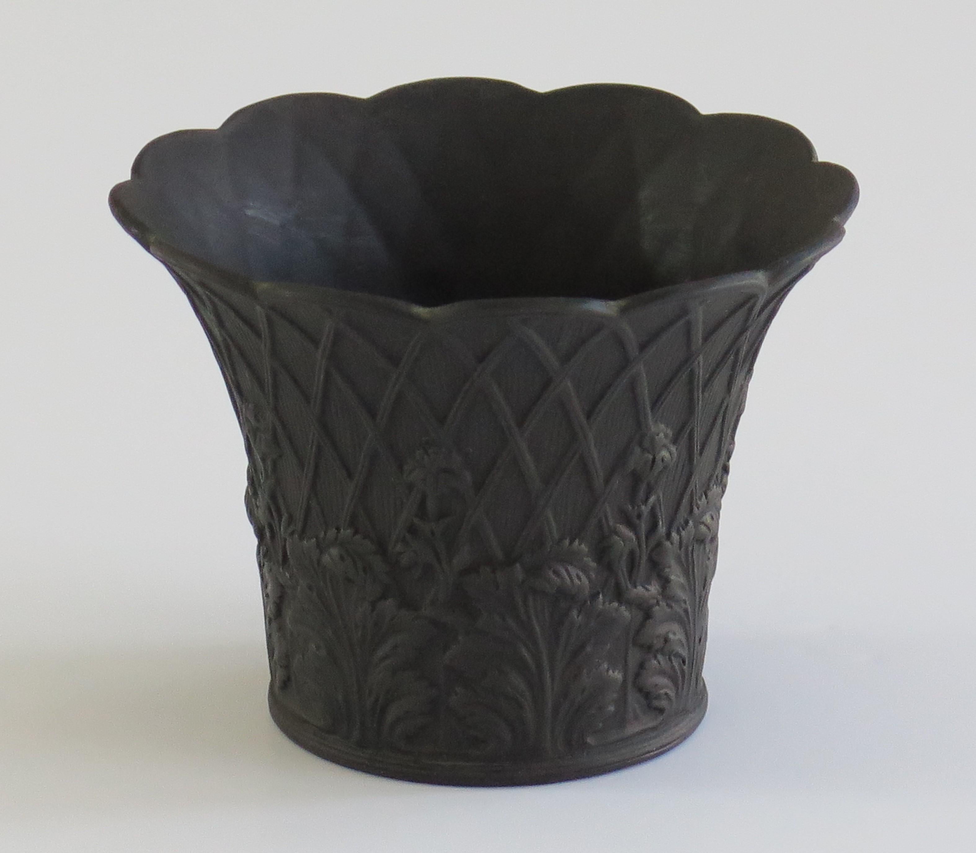 Hand-Crafted Wedgwood Black Basalt Flowerpot in Trellis Pattern, English Early 20th Century