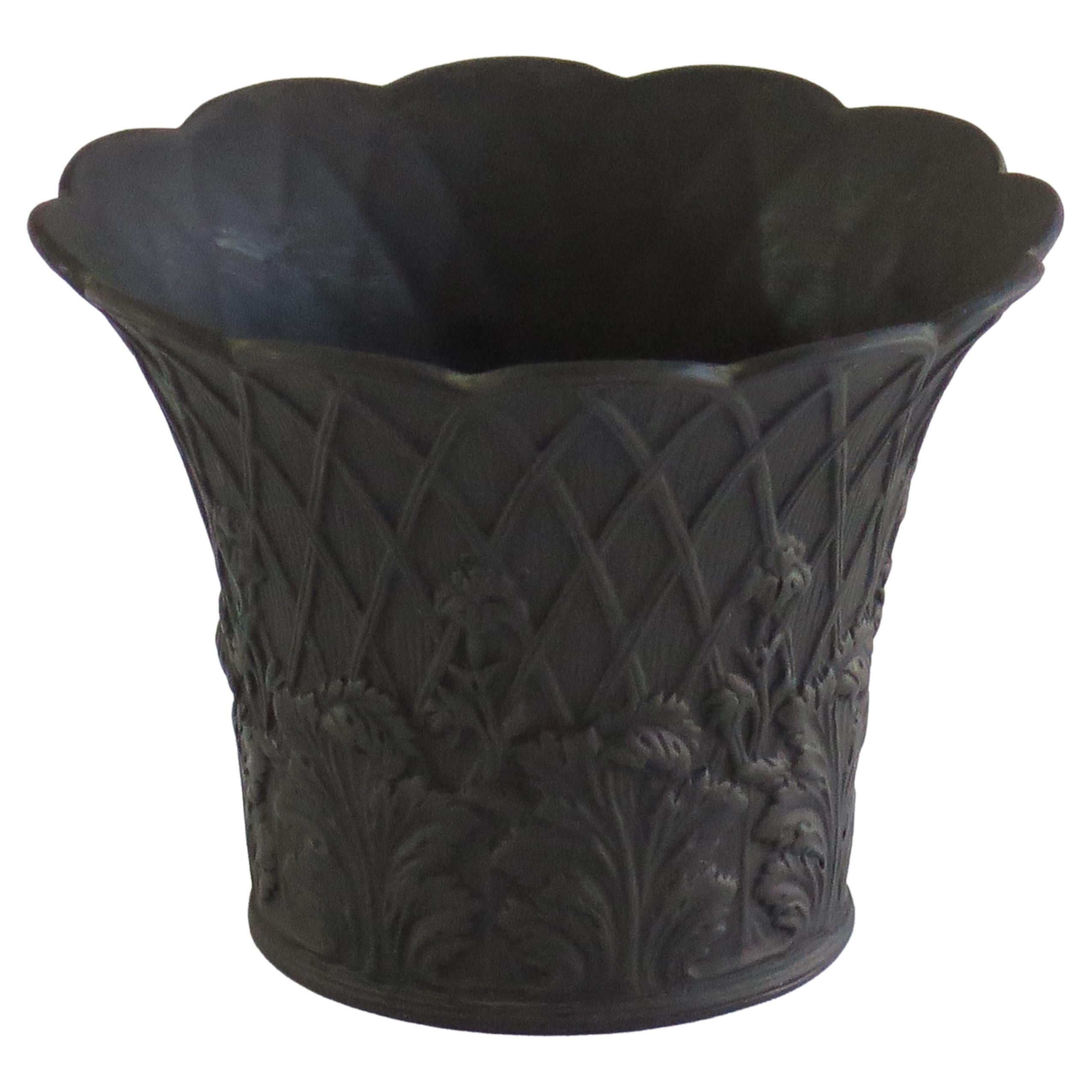 Wedgwood Black Basalt Flowerpot in Trellis Pattern, English Early 20th Century For Sale