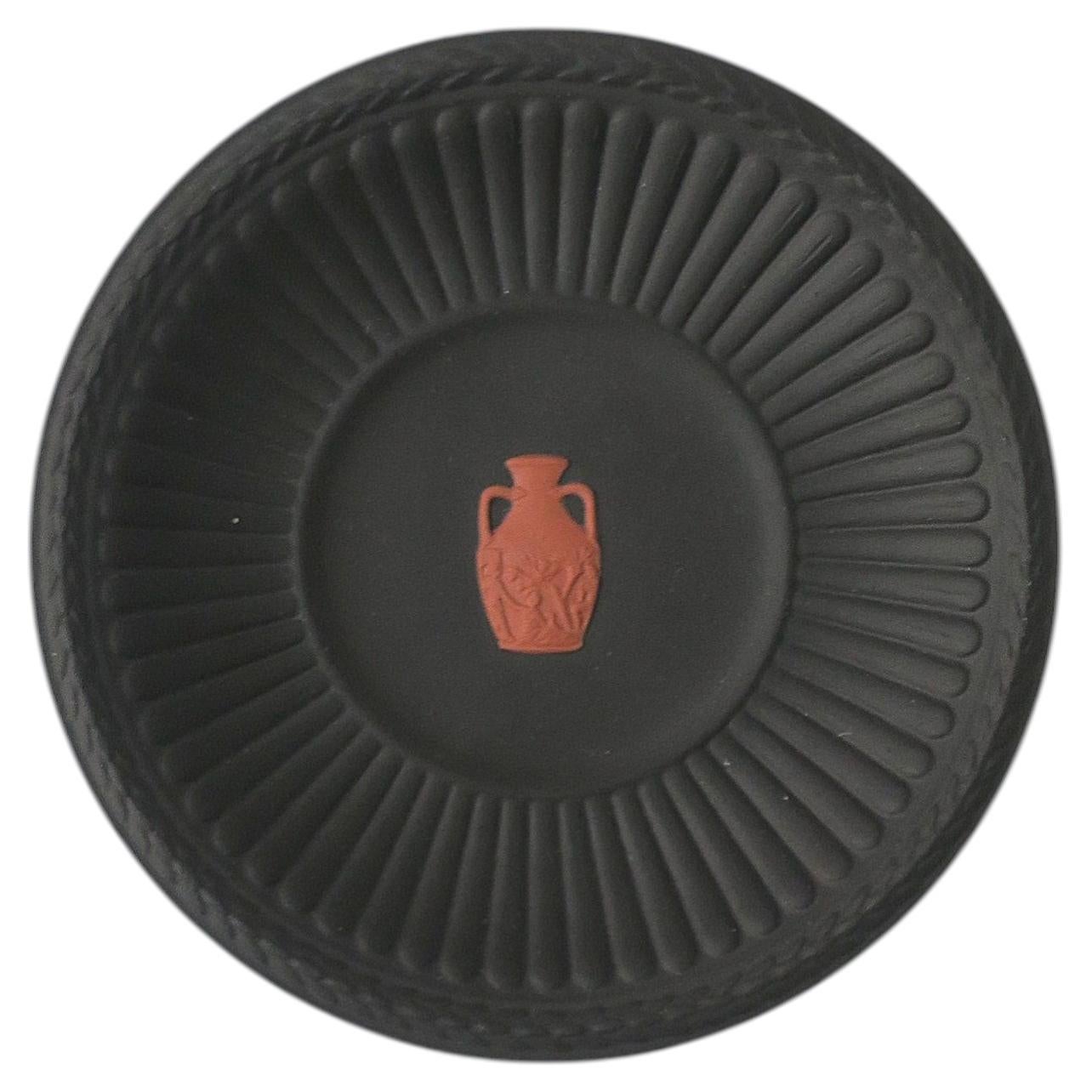 Is amphora Greek or Latin?