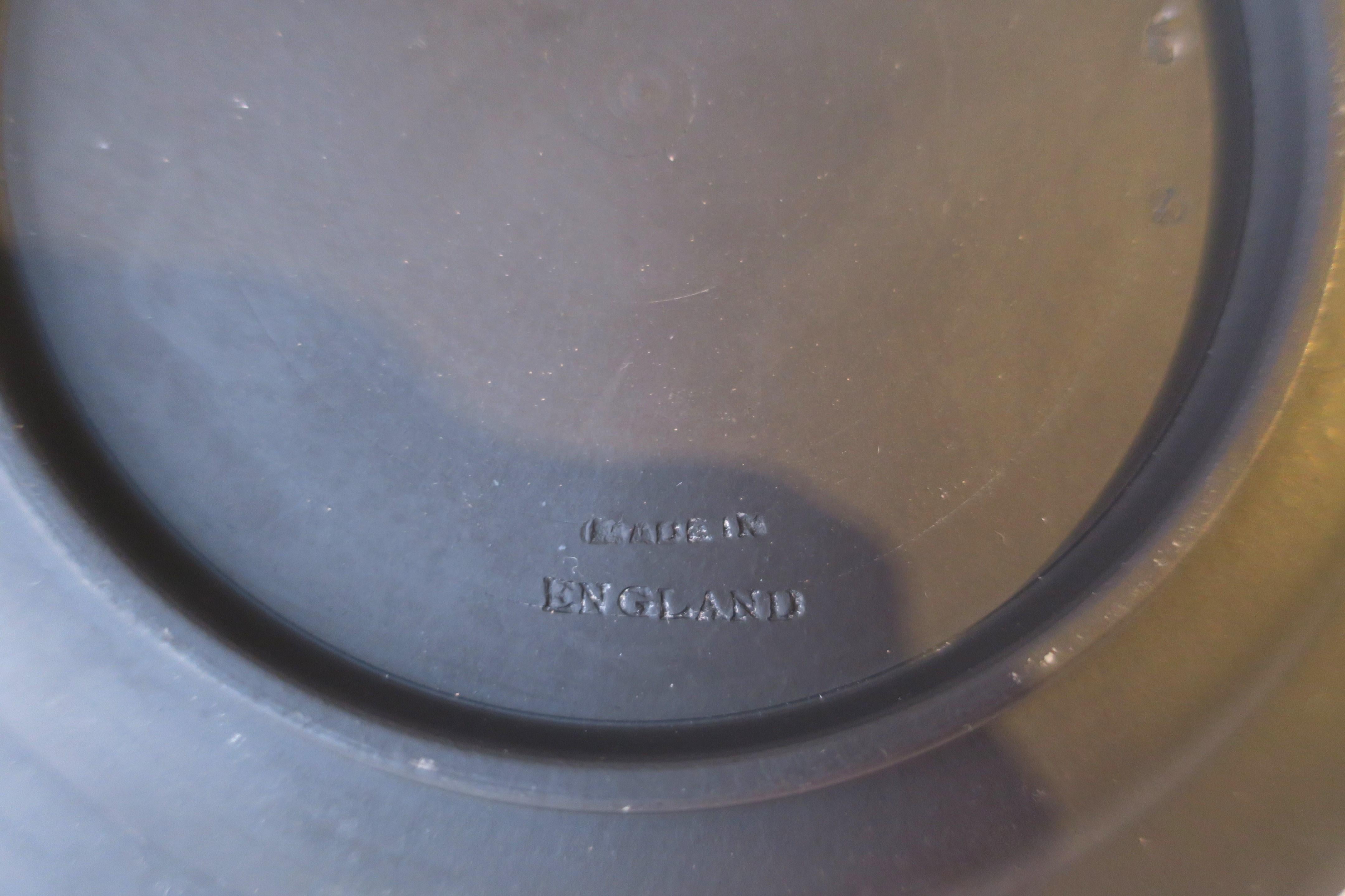 Wedgwood Assiettes en basalte noir, set de 6 Bon état - En vente à New York, NY