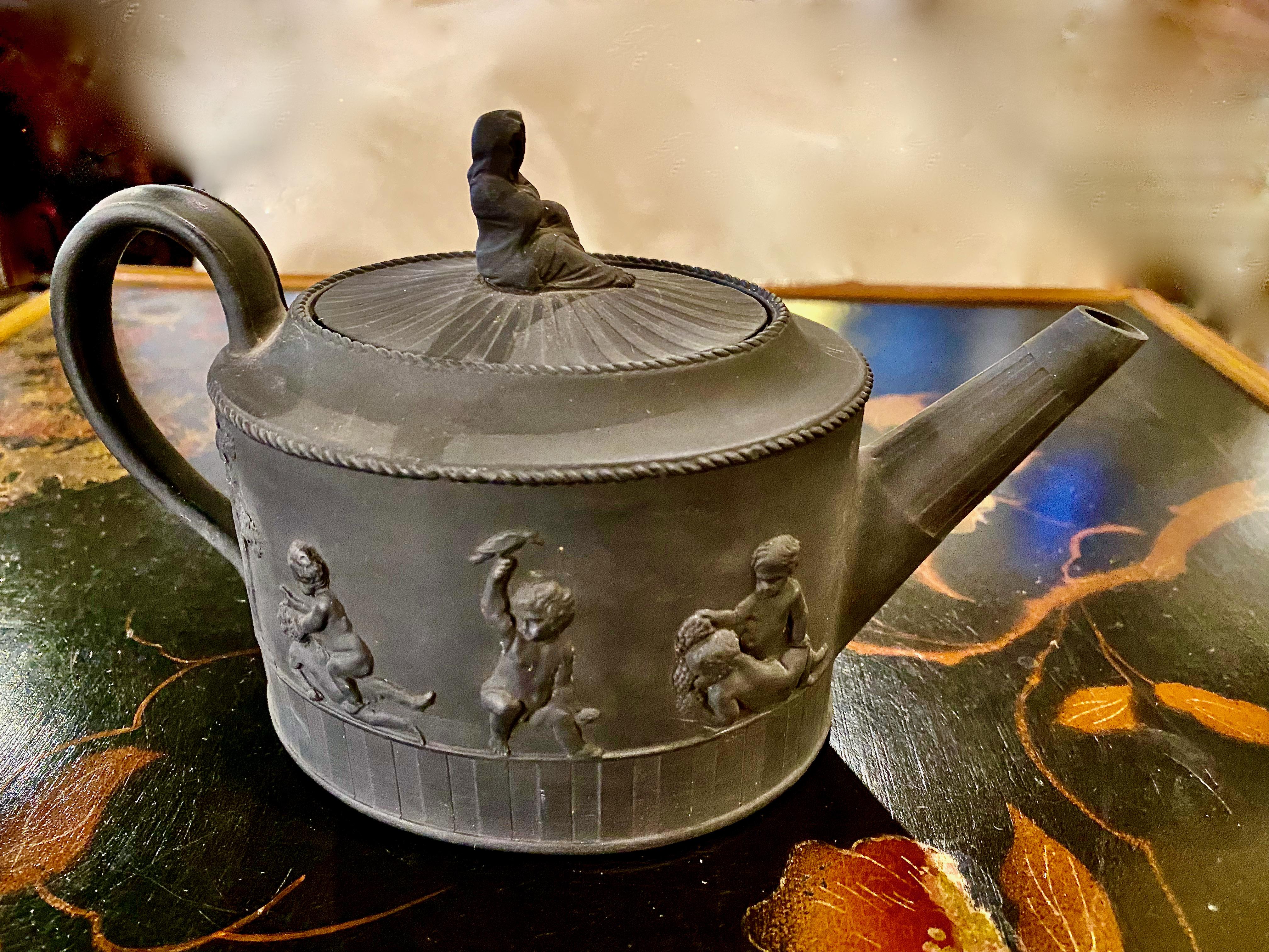 18th Century Wedgwood Black Basalt Teapot For Sale