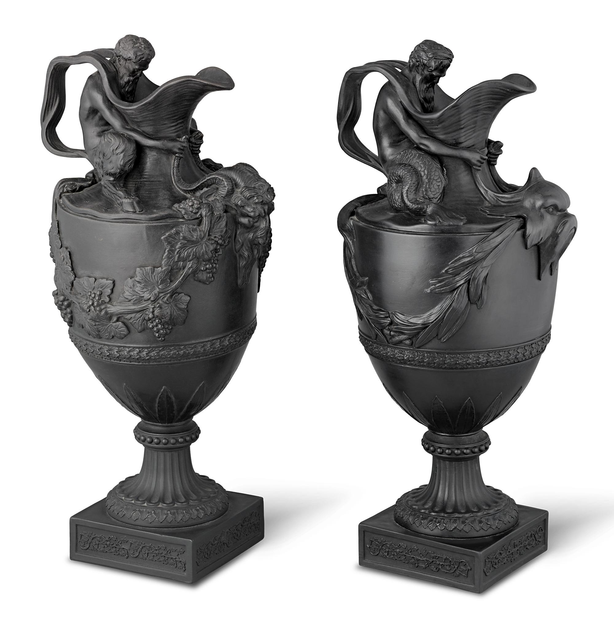 Pareja de Sacras de Basalto Negro a Baco y Neptuno
Wedgwood
Fechado en 1870

Estos extraordinarios sacacorchos están magistralmente elaborados con los célebres diseños Sagrado a Neptuno y Sagrado a Baco, creados por el legendario artista John