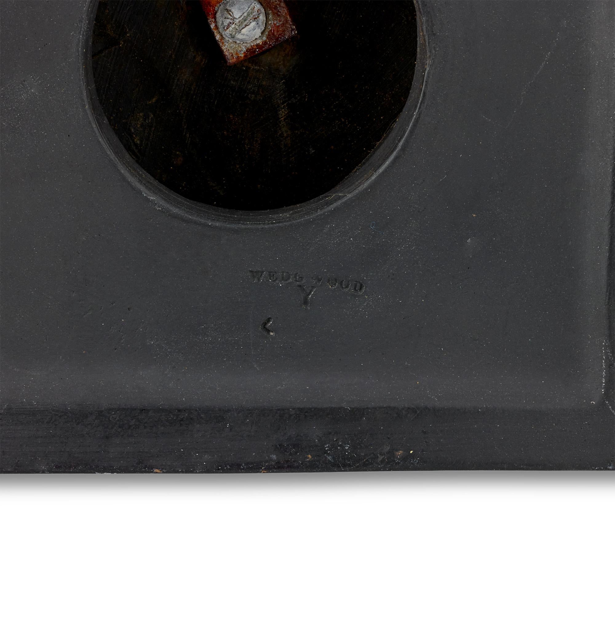 Aguamaniles y Vinajeras Wedgwood de Basalto Negro 1