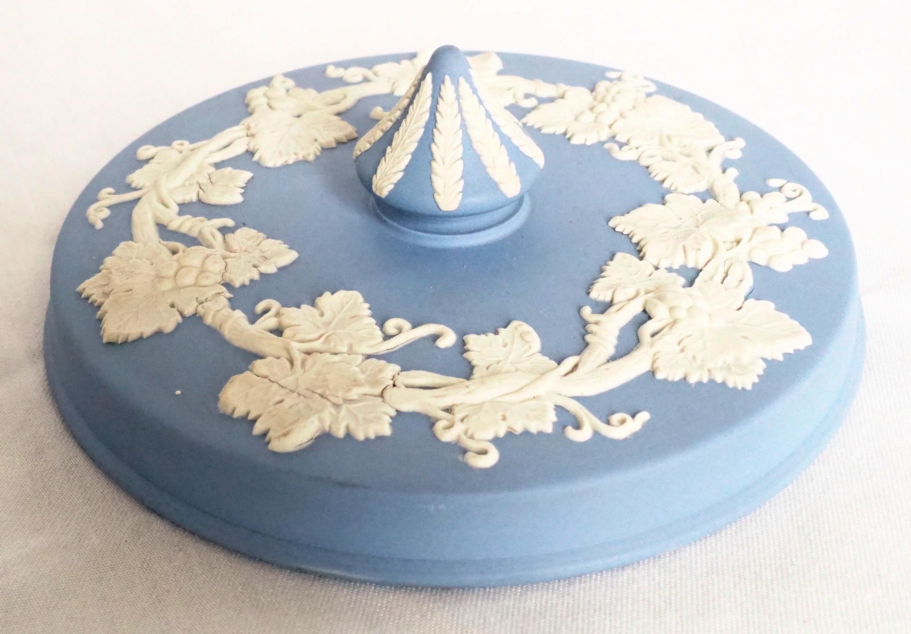 Ceramic Wedgwood blue and white jasperware box For Sale