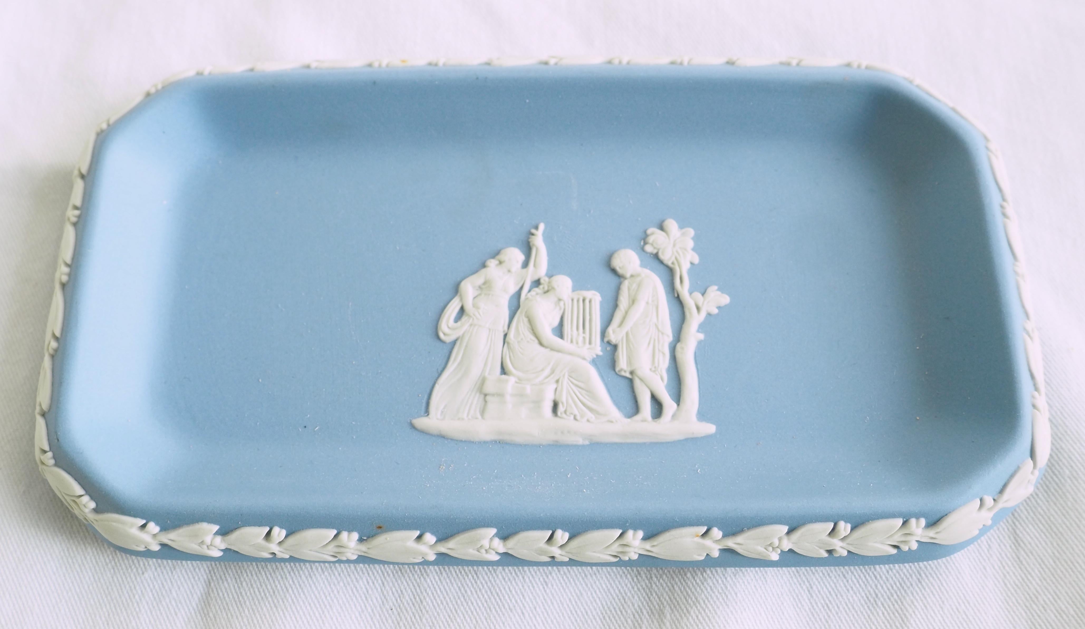 Neoclassical Wedgwood blue and white jasperware jewelry tray For Sale