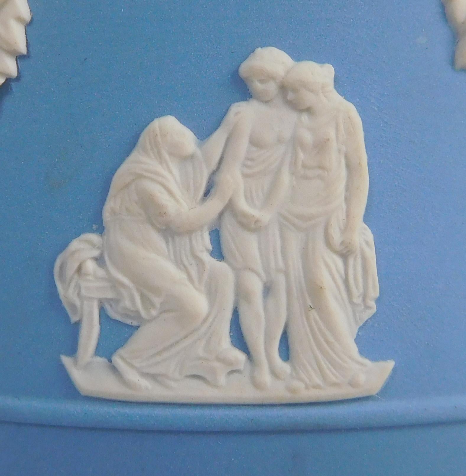 20th Century Wedgwood blue and white jasperware planter For Sale