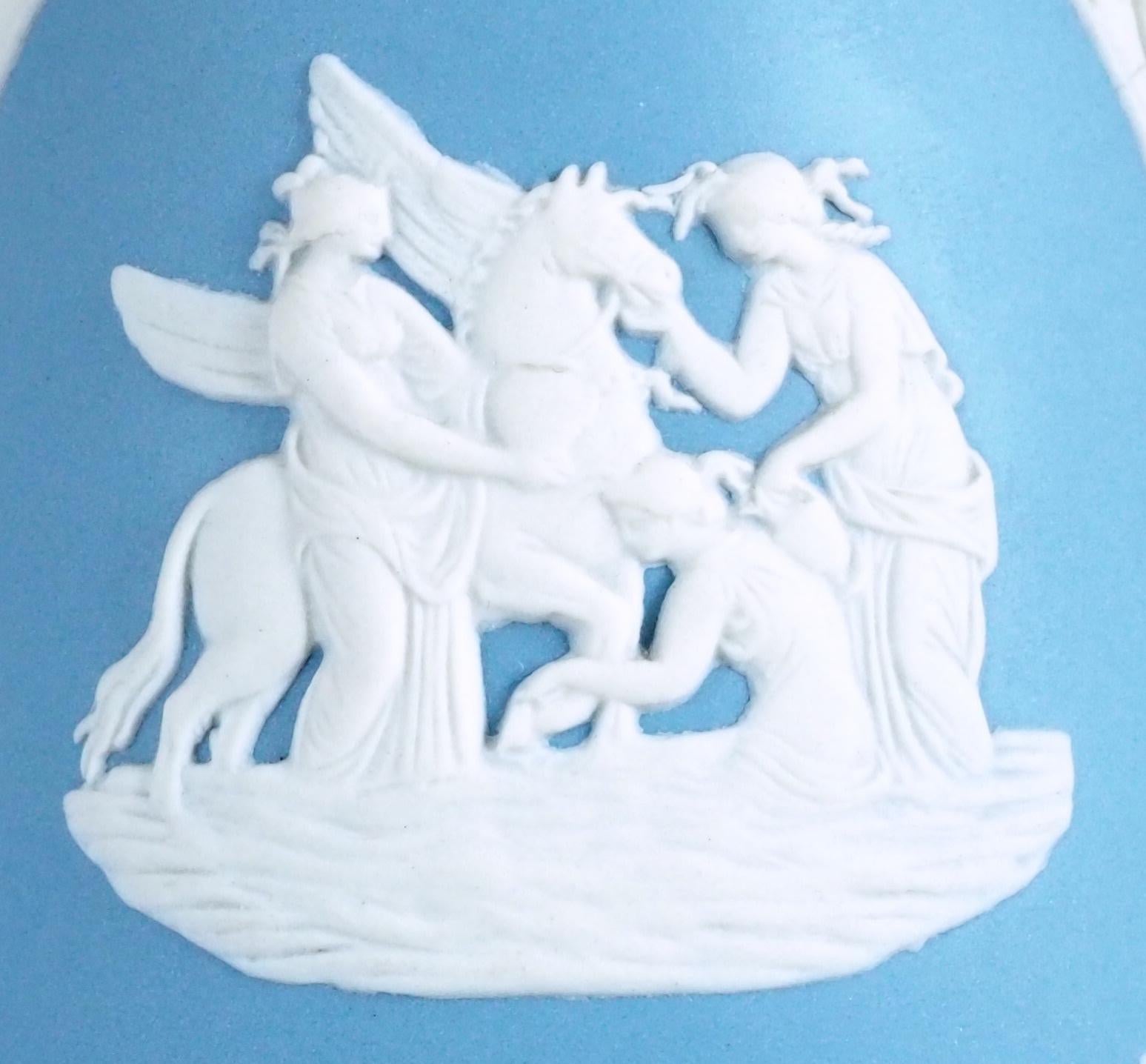 Vasi in diaspro blu e bianco di Wedgwood in vendita 8