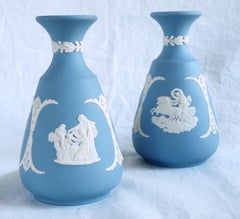 Jarrones de jaspe blanco y azul Wedgwood