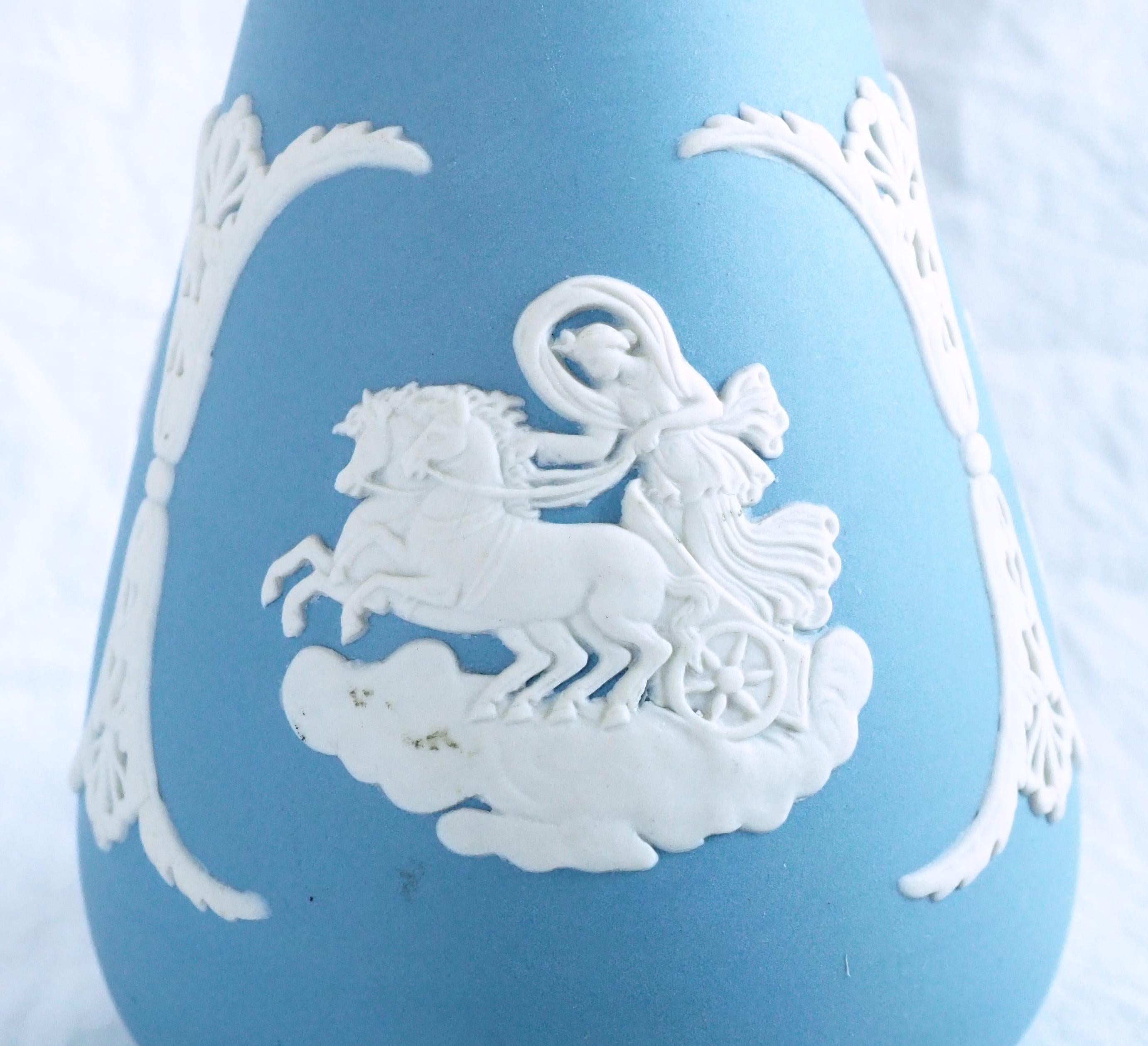 Vasi in diaspro blu e bianco di Wedgwood In condizioni buone in vendita a GRENOBLE, FR