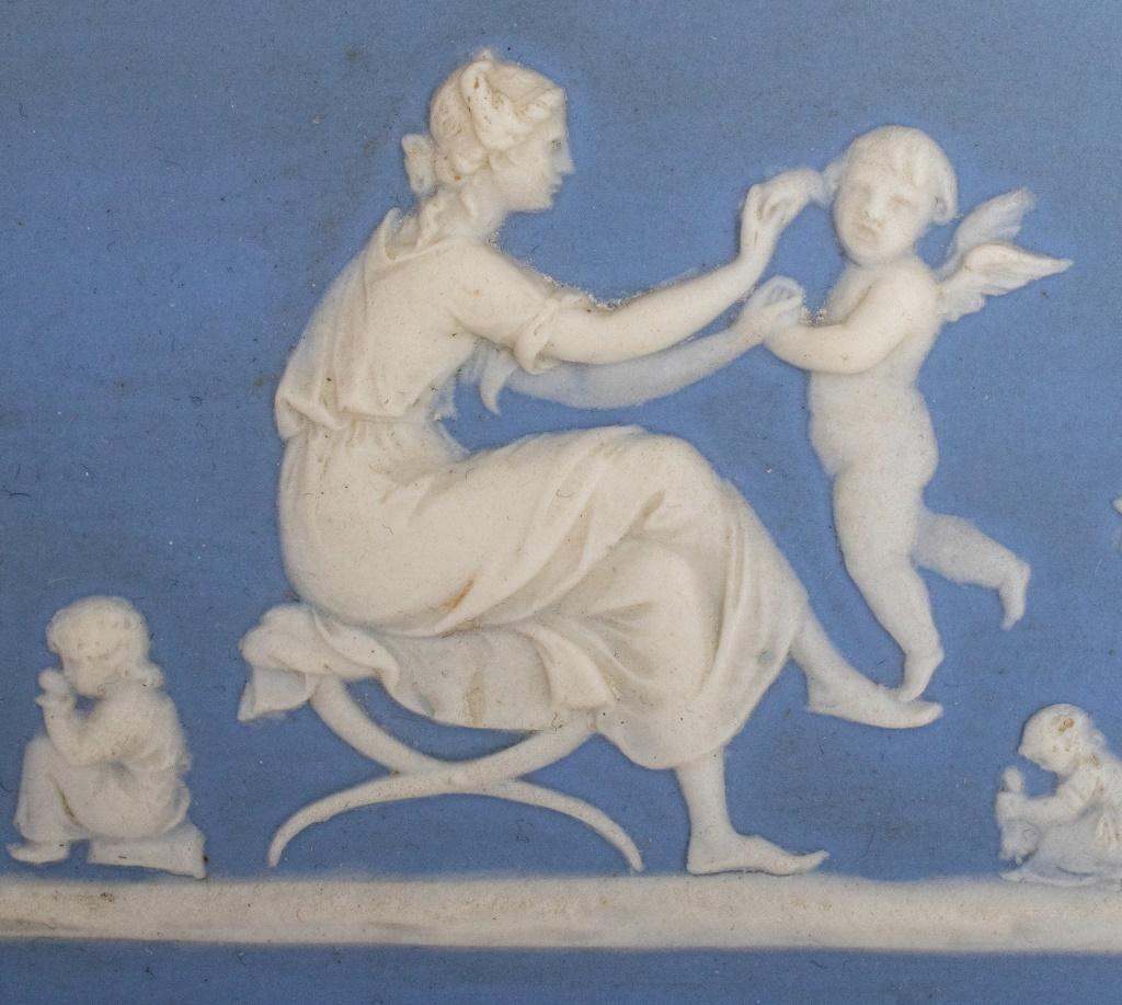 XIXe siècle Panneau bas-relief en jaspe bleu de Wedgwood en vente