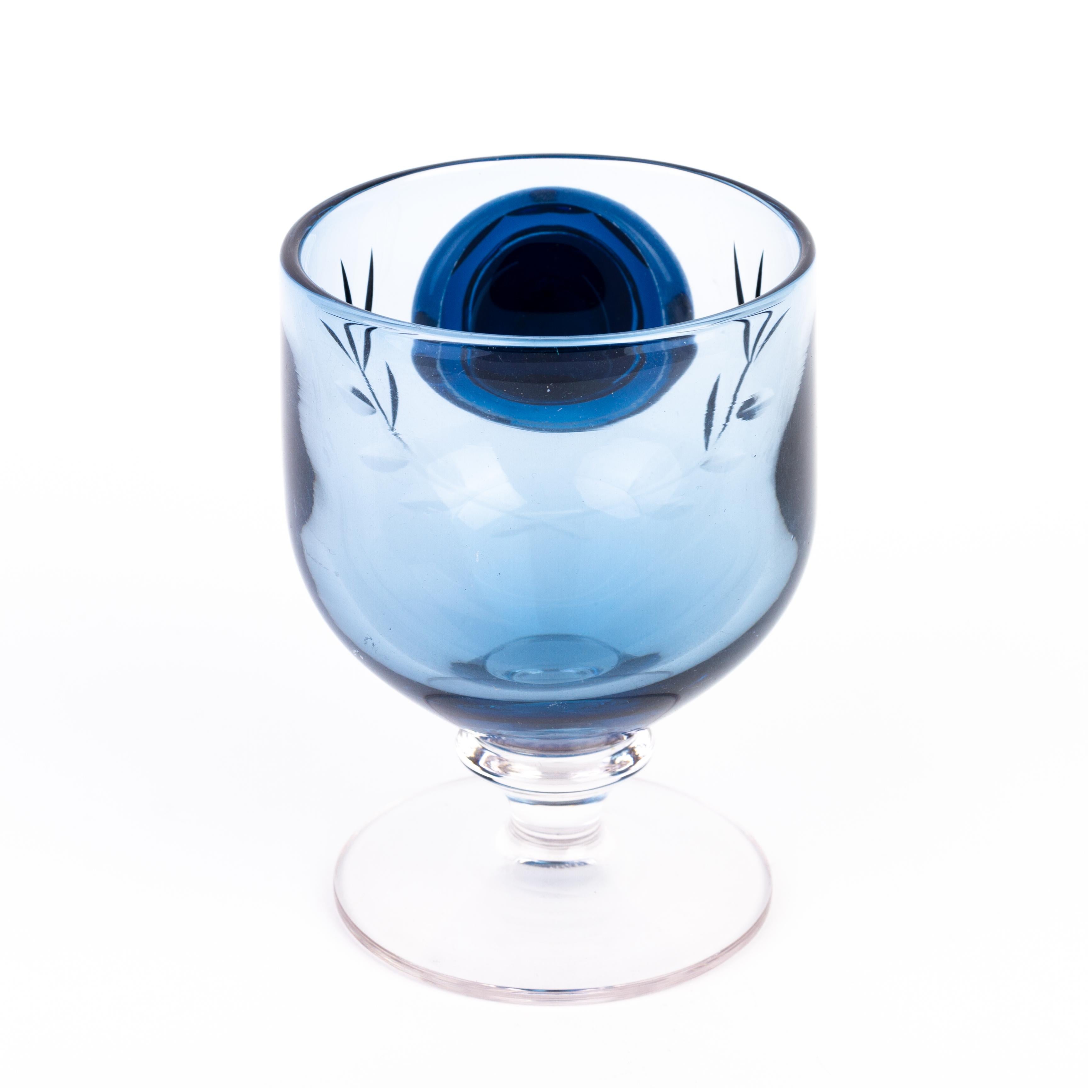 Wedgwood Blue Glass Cameo Portrait Goblet Prince Charles In Good Condition For Sale In Nottingham, GB