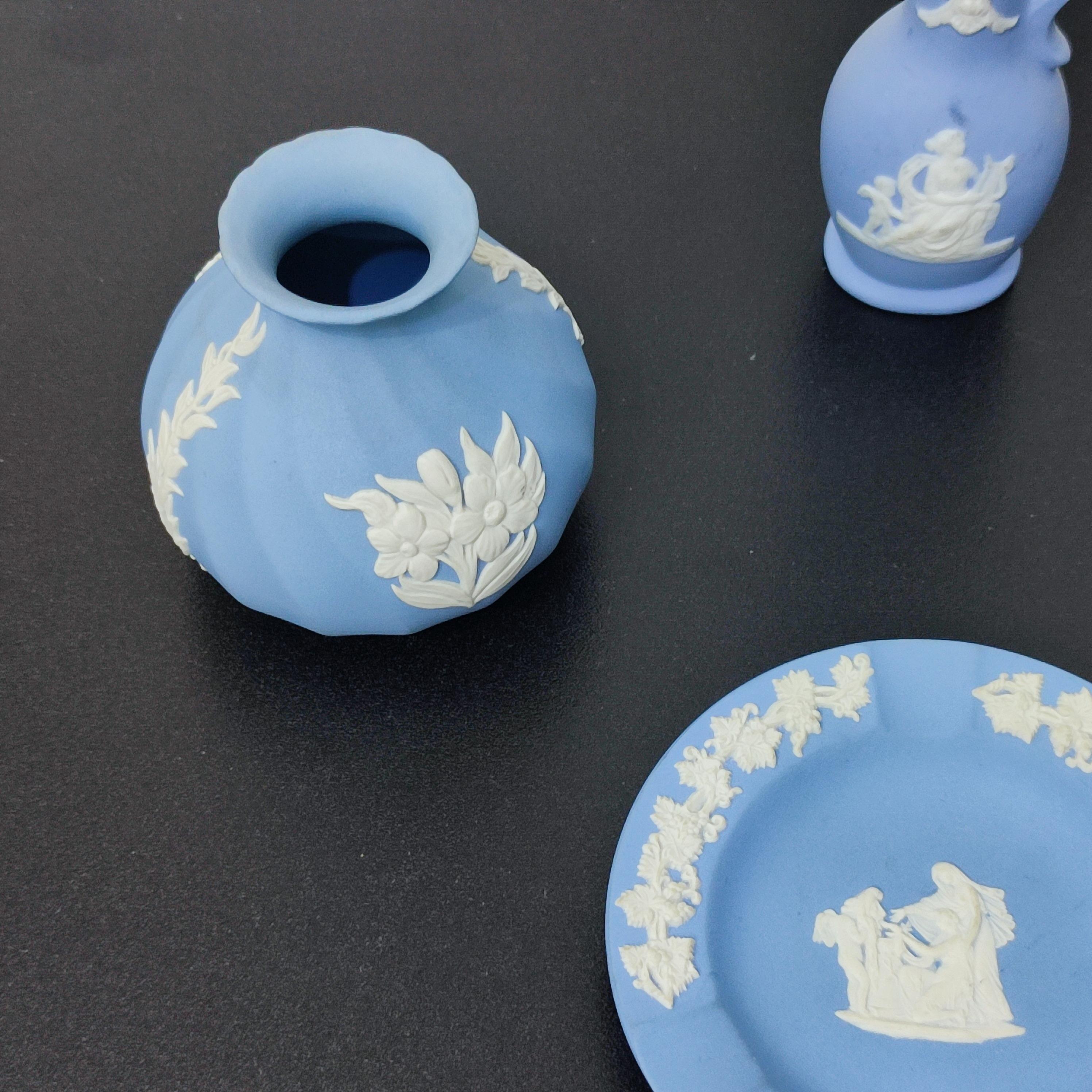 Gefäße aus blauem Jaspisholz von Wedgwood mit klassischen Szenen, 4er-Kollektion, FREESHIP (Keramik) im Angebot