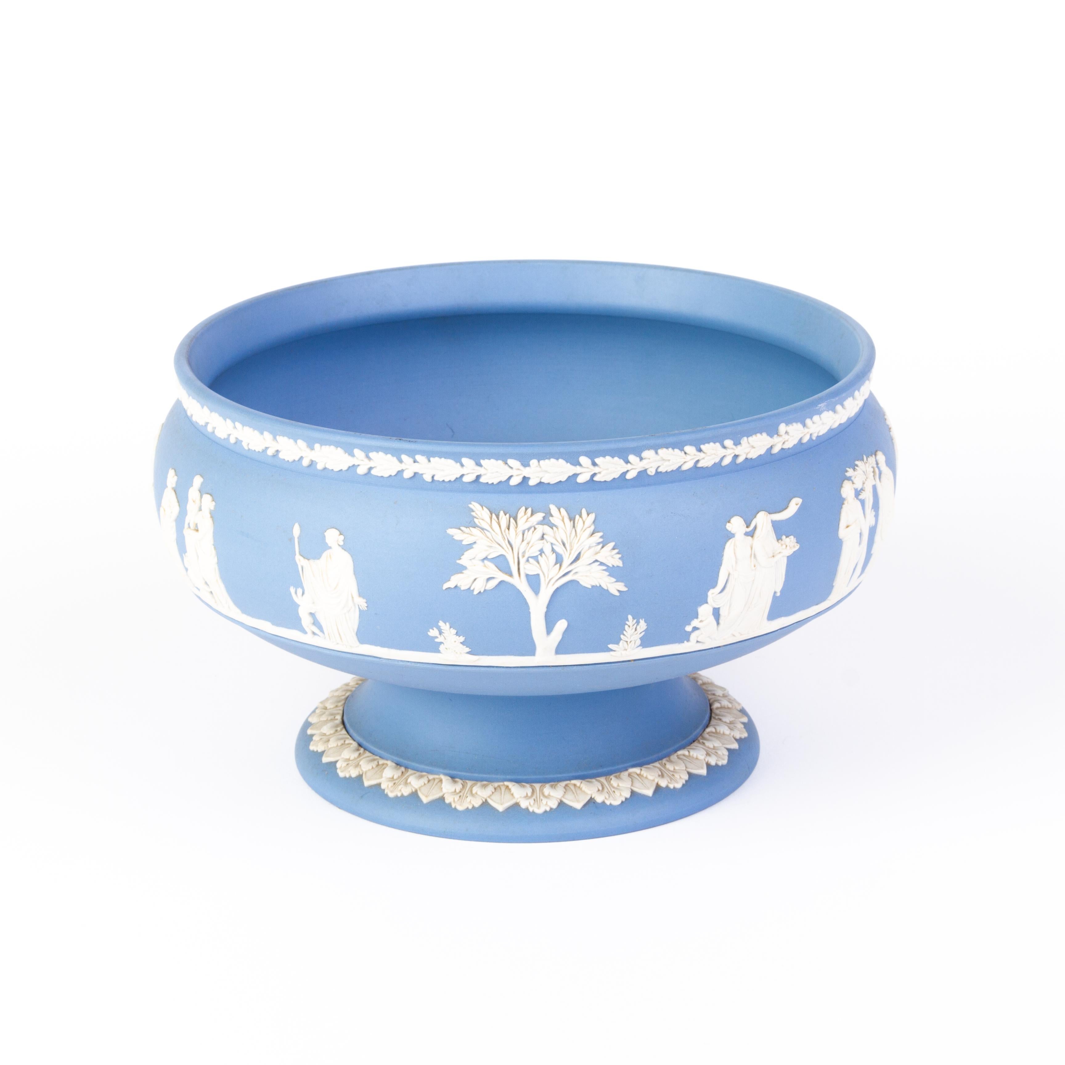 Wedgwood Blue Jasperware Cameo Neoclassical Centerpiece Bowl  In Good Condition For Sale In Nottingham, GB