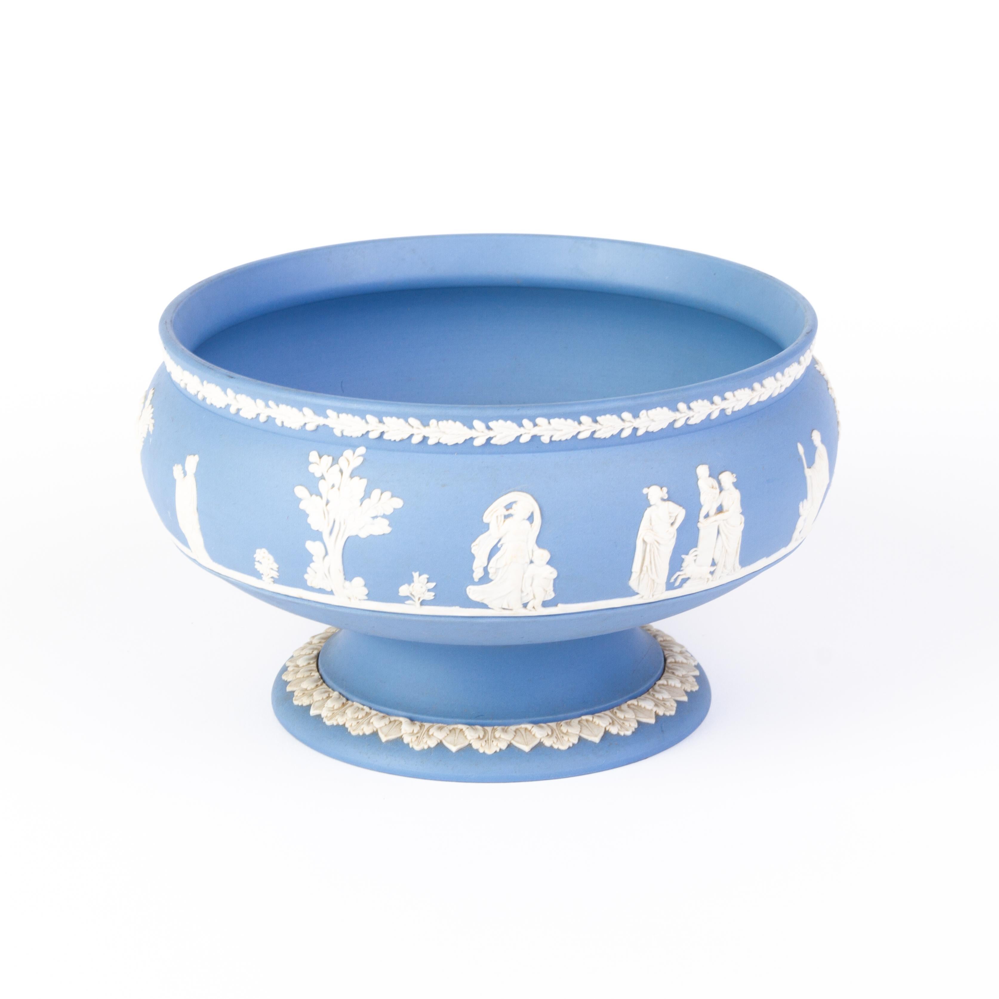 20th Century Wedgwood Blue Jasperware Cameo Neoclassical Centerpiece Bowl  For Sale