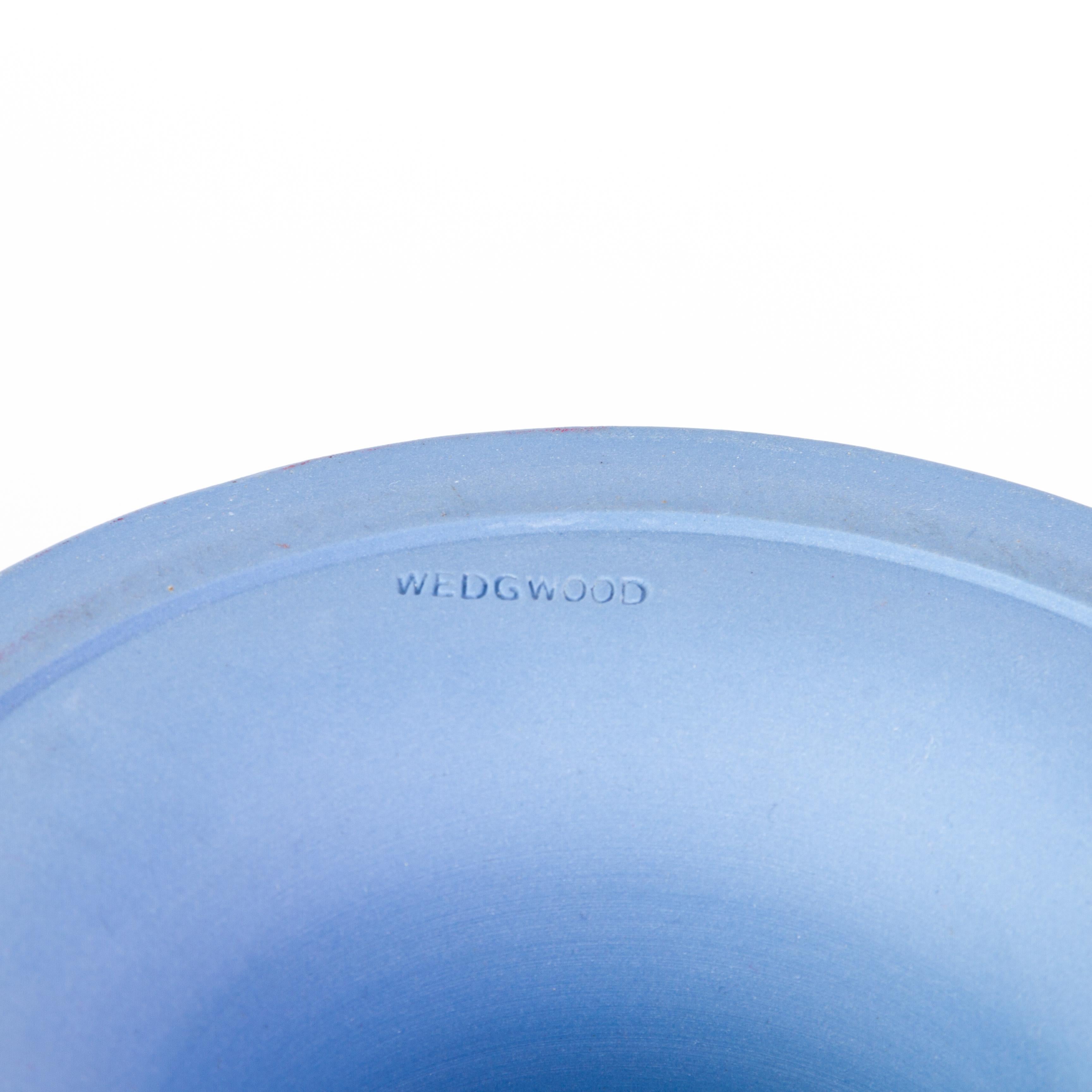 Wedgwood Blue Jasperware Cameo Neoclassical Centerpiece Bowl  For Sale 1