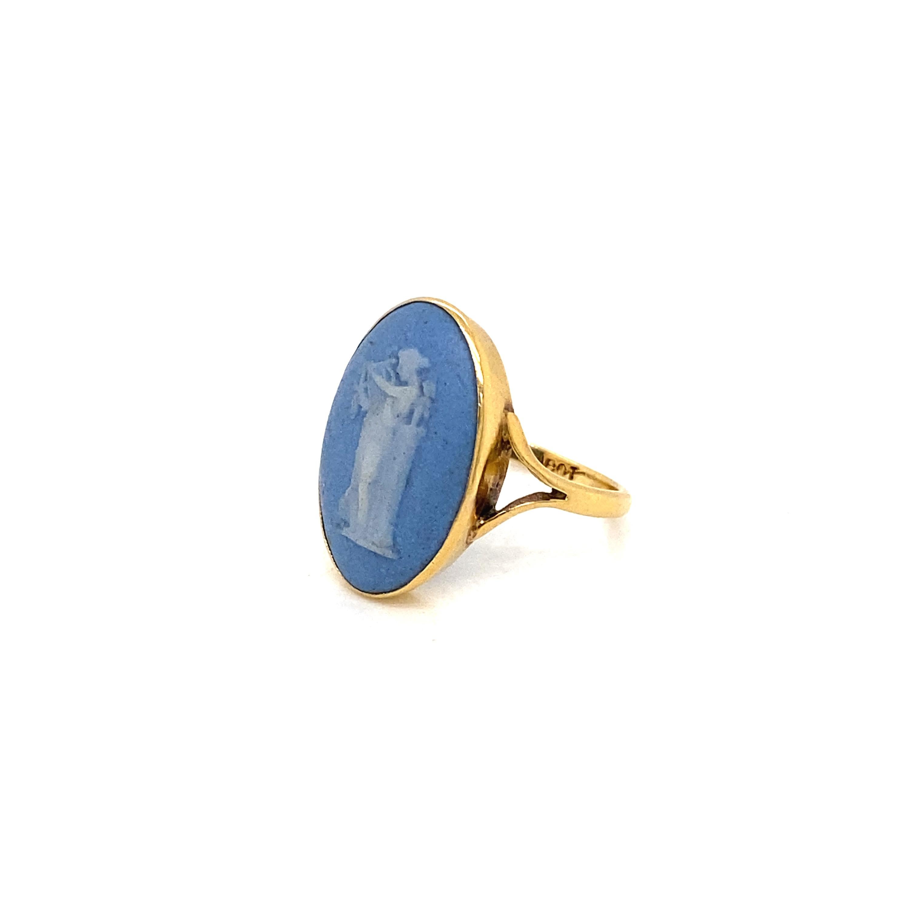Wedgwood, bague habillée en or jaune 18 carats de style camée en jaspe bleu en vente 1