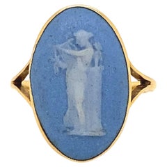 Wedgwood Blue Jasperware Cameo Style 18 Carat Yellow Gold Vintage Dress Ring