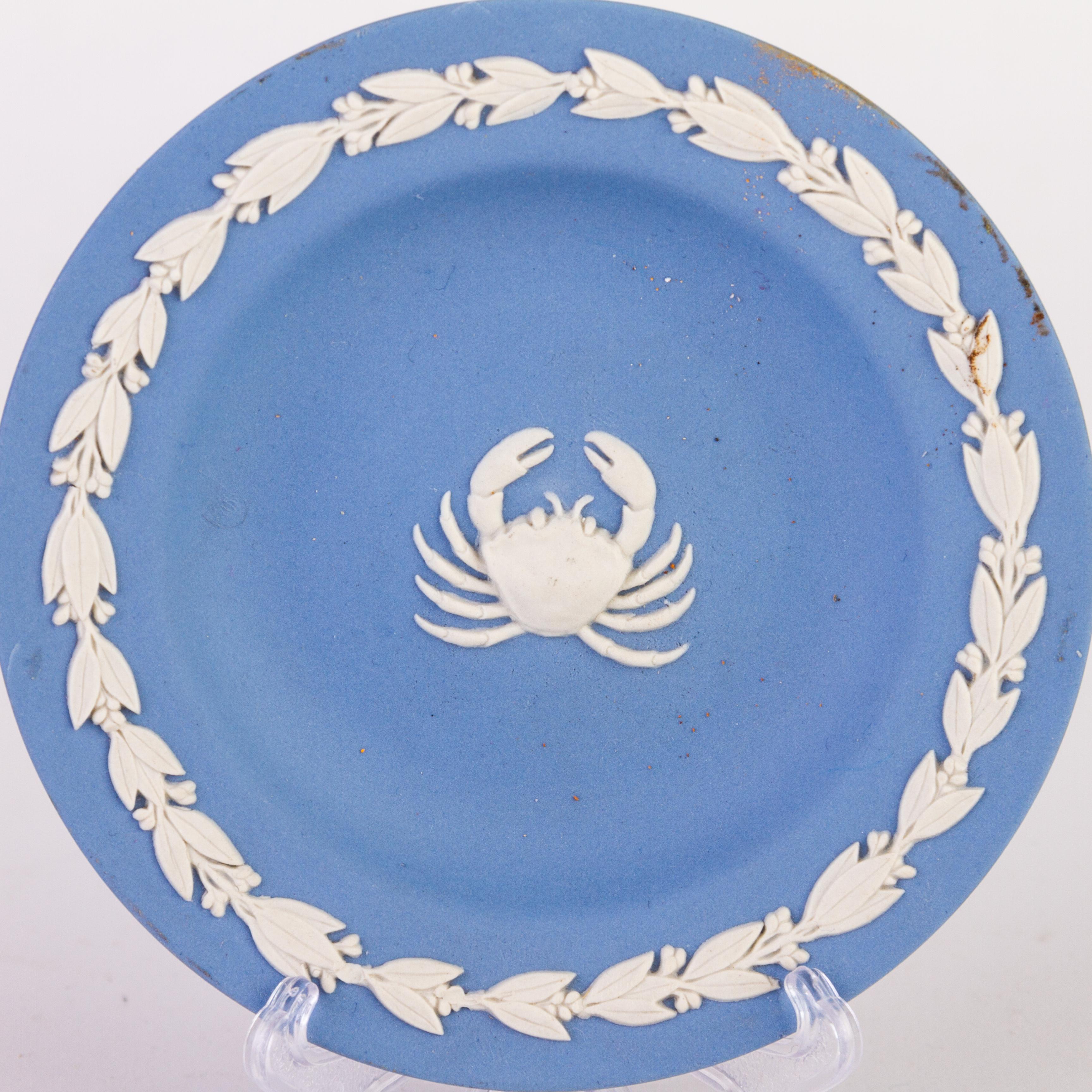 Wedgwood Blue Jasperware Cameo Zodiac Dish Tray 
Good condition overall, see photos.
From a private collection.

Free international shipping.