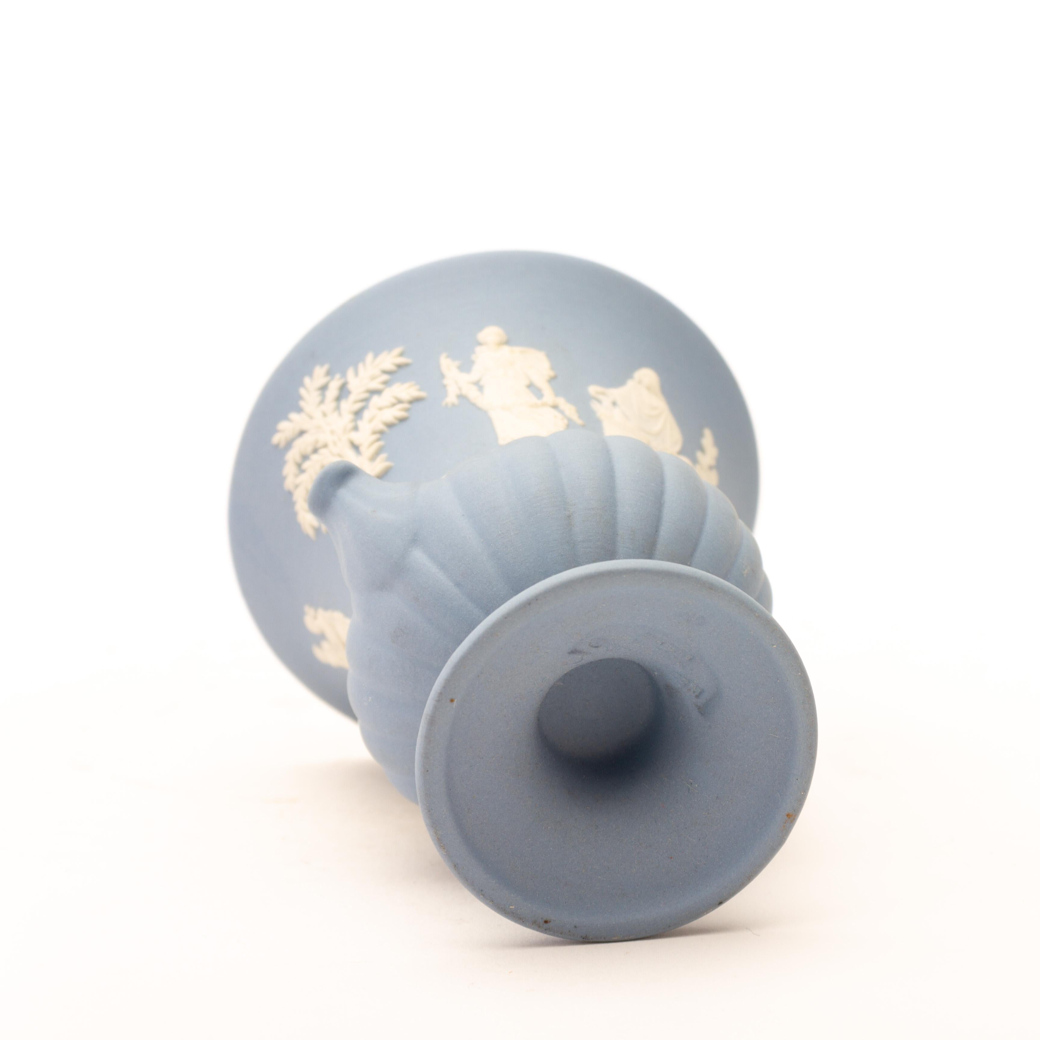 Porcelain Wedgwood Blue Jasperware Neoclassical Cameo Urn Vase For Sale