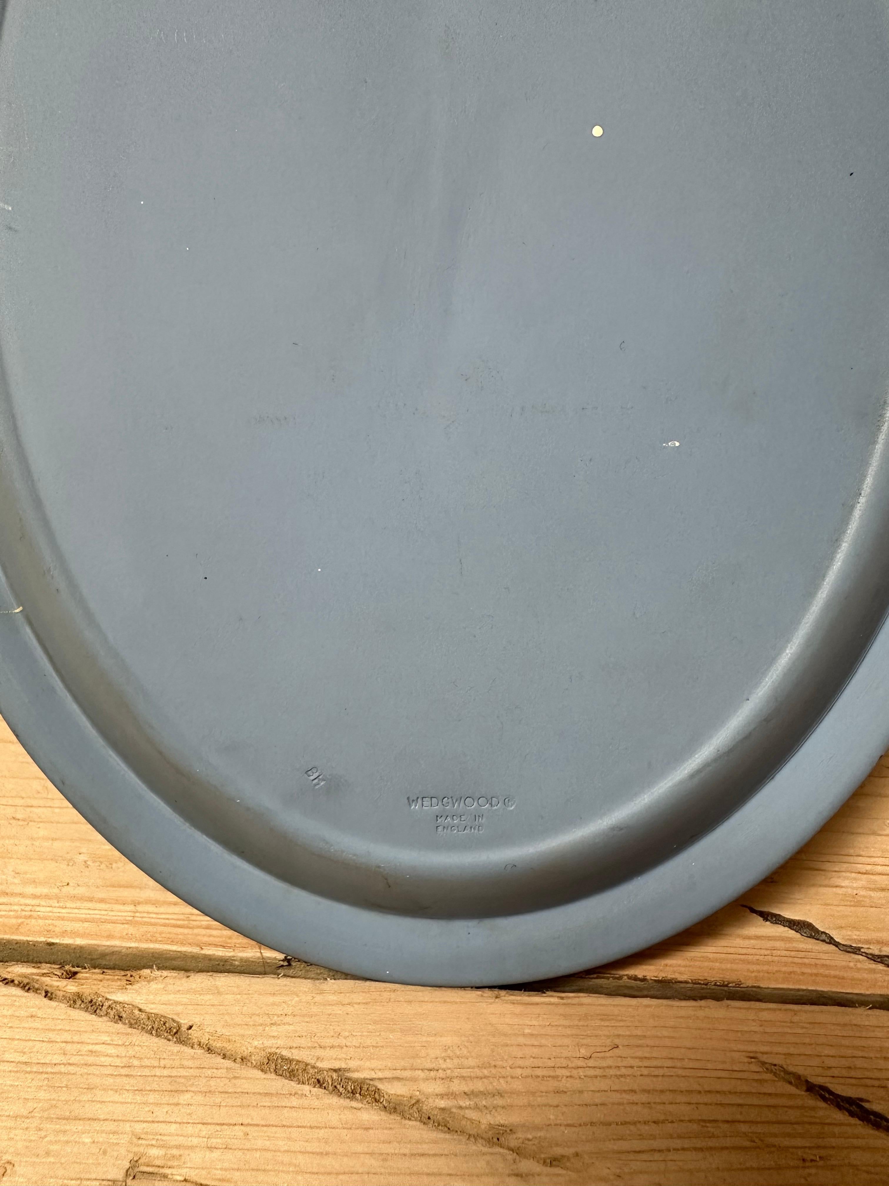 Wedgwood Blue Jasperware Oval Plate, Neoclassical Relief Design in vendita 4