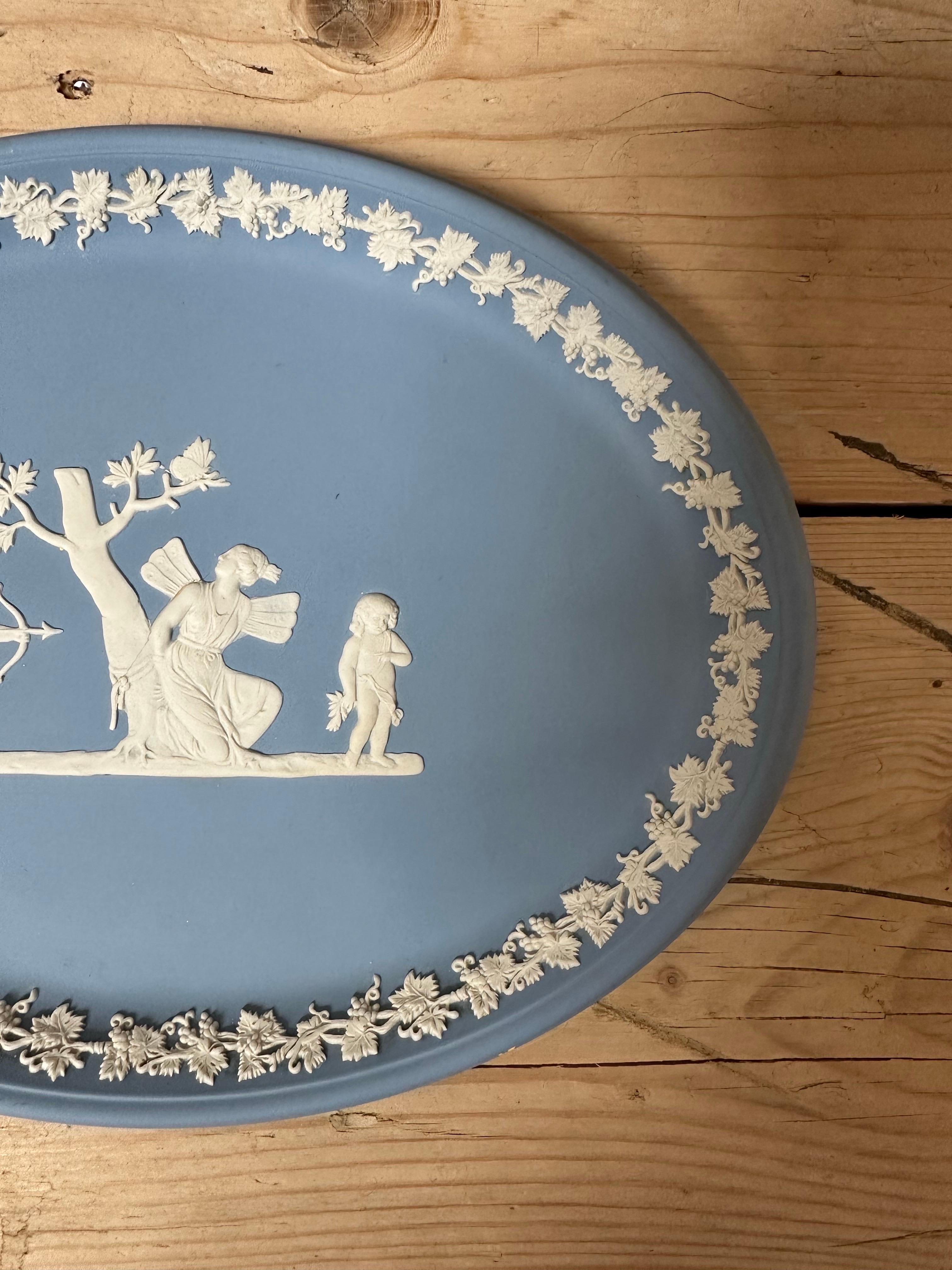 Inglese Wedgwood Blue Jasperware Oval Plate, Neoclassical Relief Design in vendita