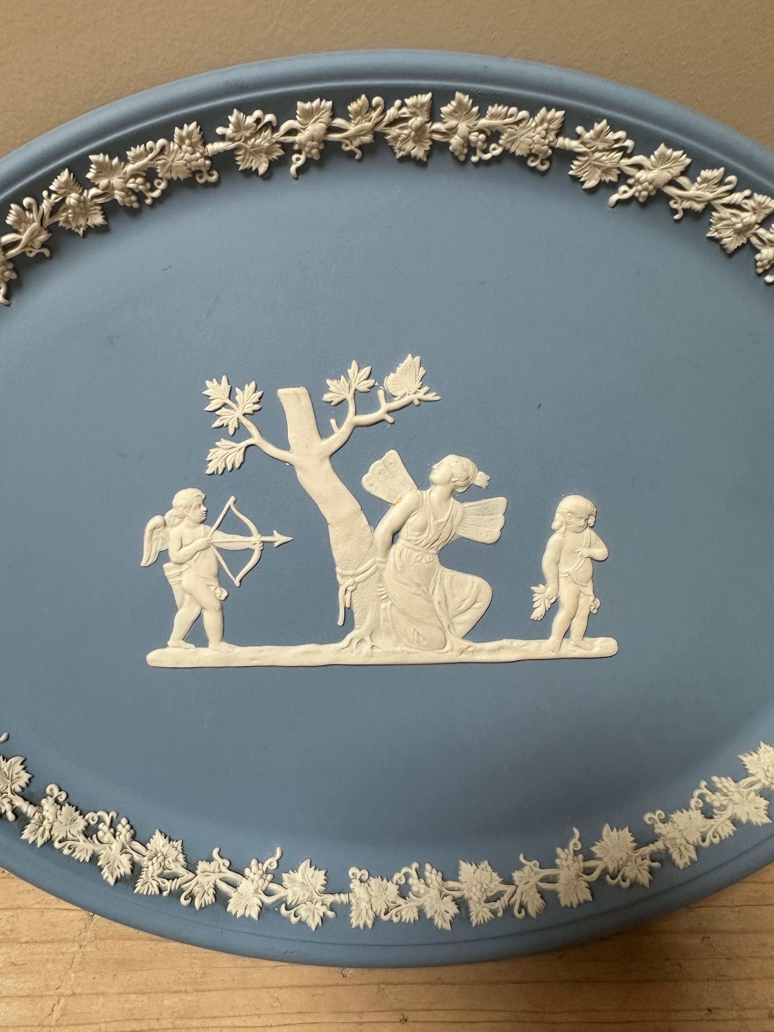 Ceramica Wedgwood Blue Jasperware Oval Plate, Neoclassical Relief Design in vendita