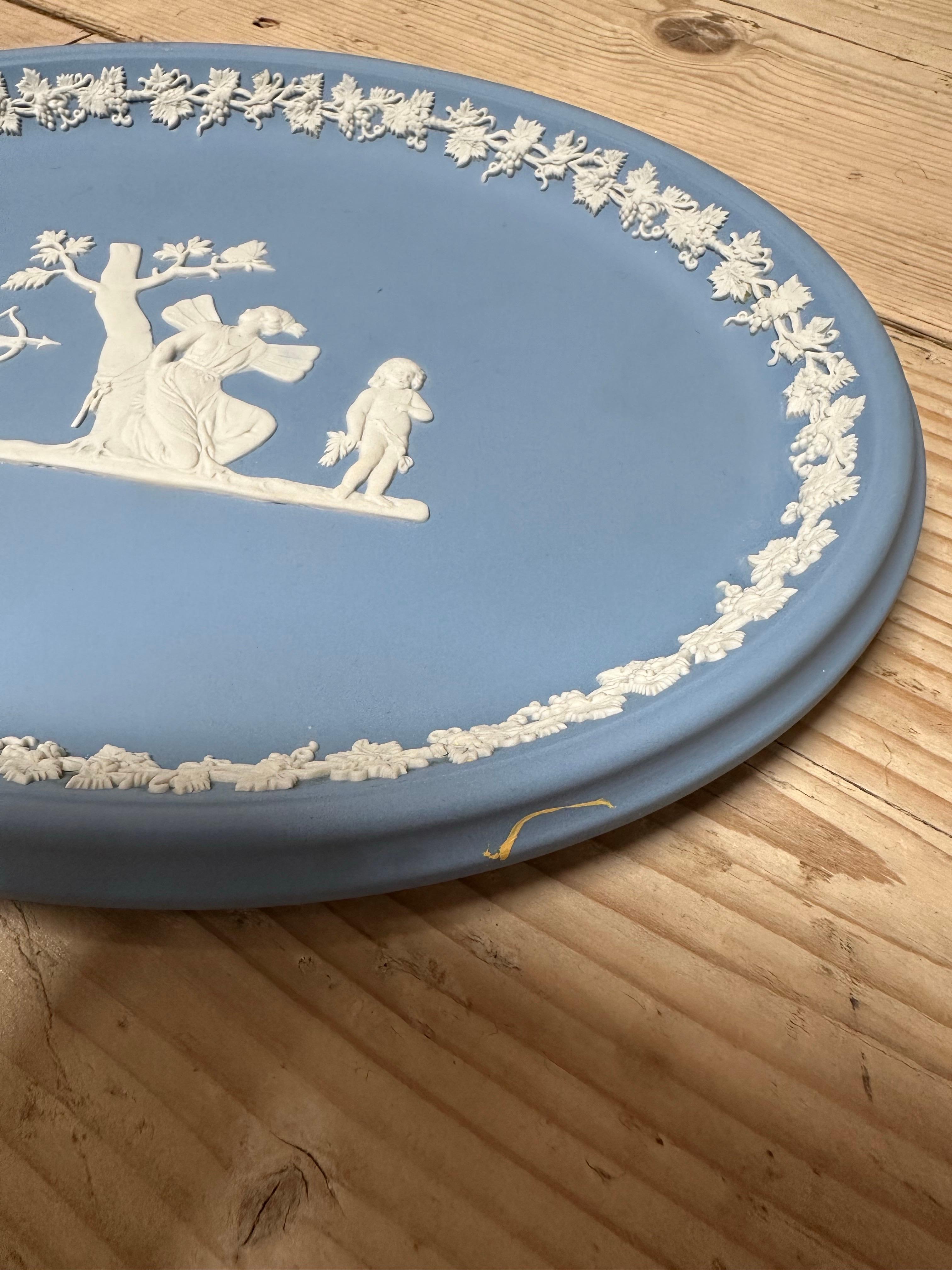 Wedgwood Blue Jasperware Oval Plate, Neoclassical Relief Design in vendita 1