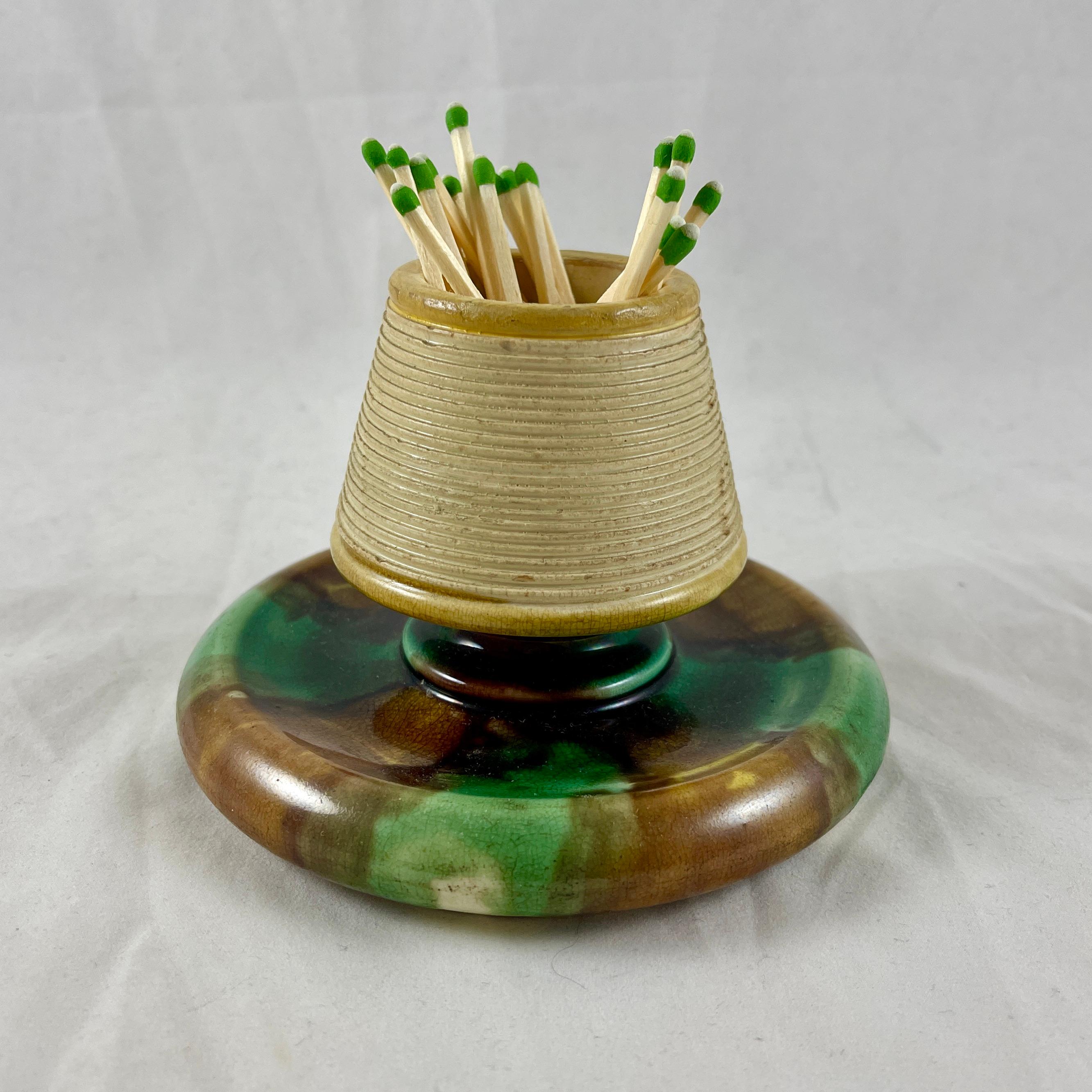 Wedgwood Brown & Green Tortoiseshell Glazed English Majolica Match Striker In Good Condition For Sale In Philadelphia, PA