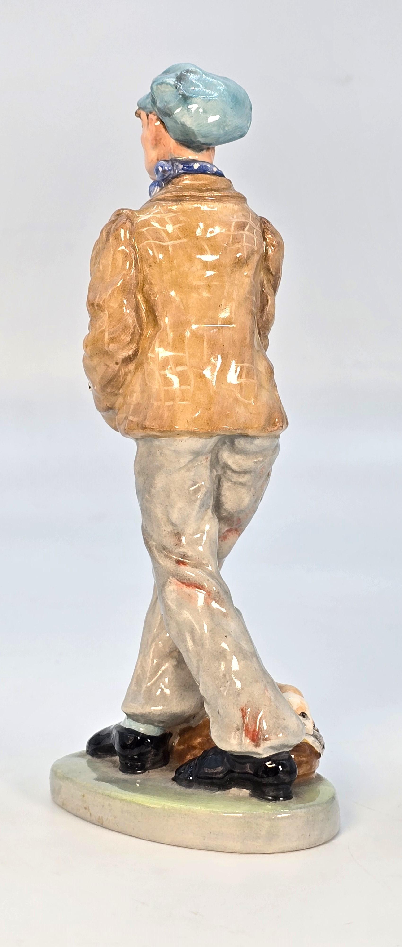Wedgwood & Co. Ltd China figura del venditore di cuccioli, inglese, circa 1910 In condizioni buone in vendita a Central England, GB