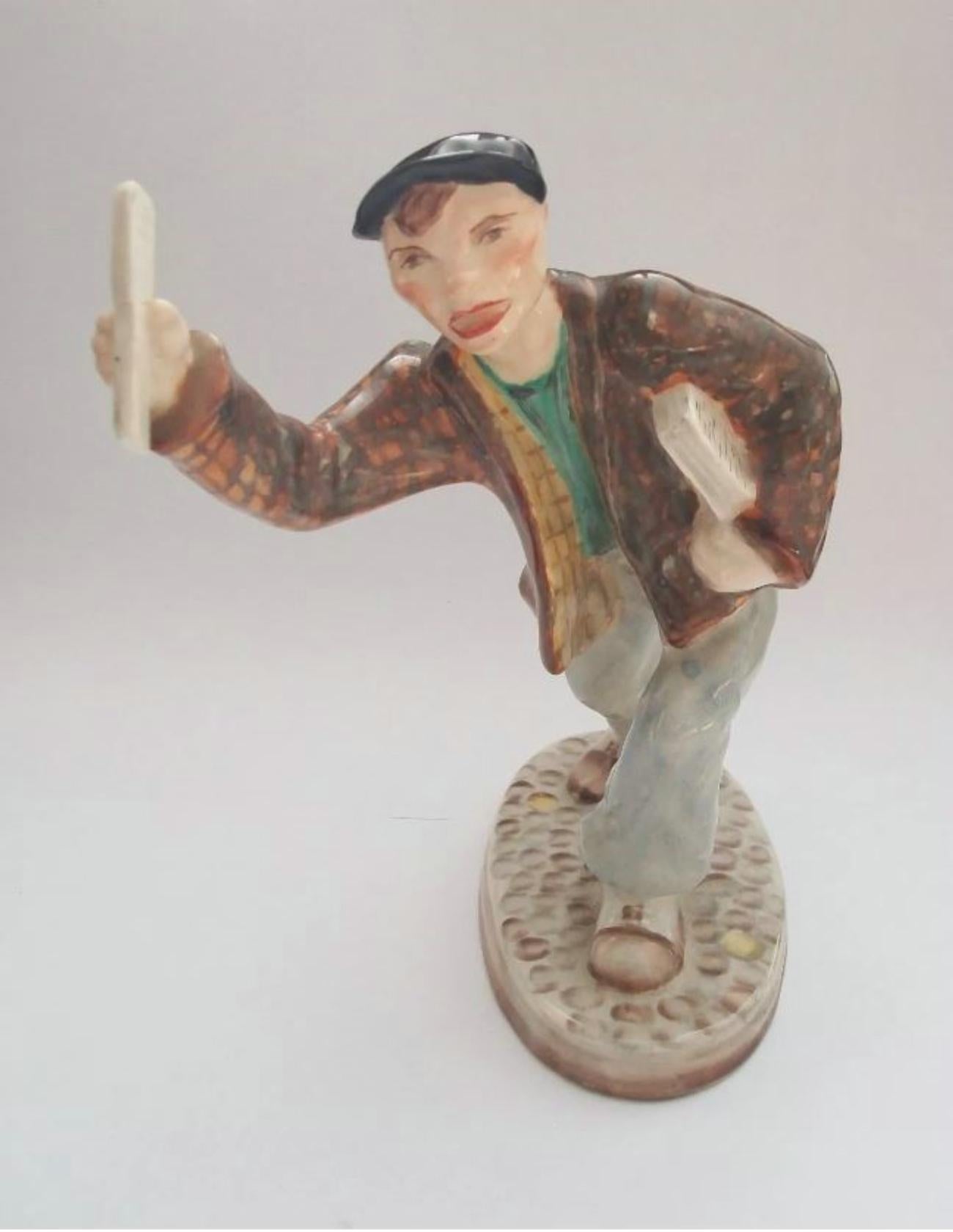 Peint à la main WEDGWOOD & CO. - 'Paper Seller' - Figurine en porcelaine ancienne - K.K. - Circa 1908 en vente