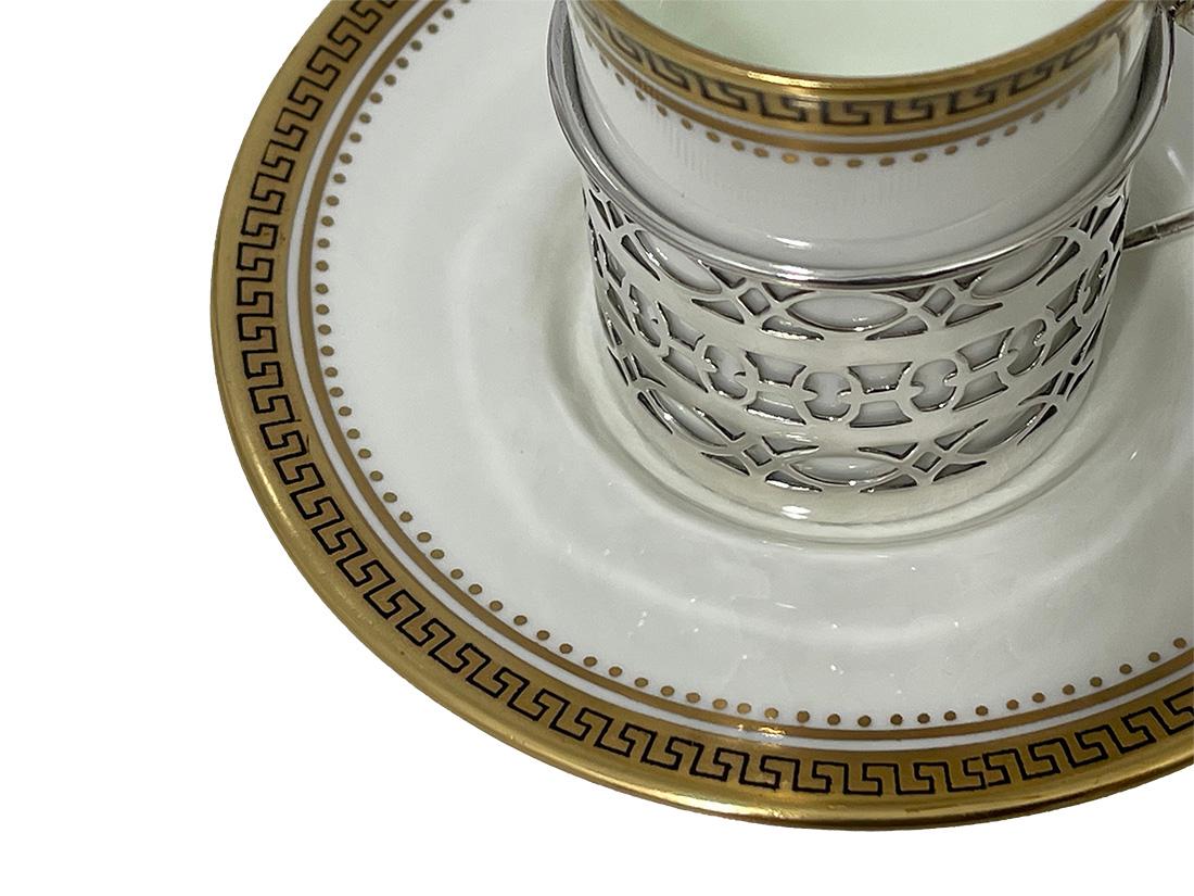 Tazze e piattini da caffè Wedgwood con portabicchieri in argento di Walker & Hall, 1919 in vendita 3