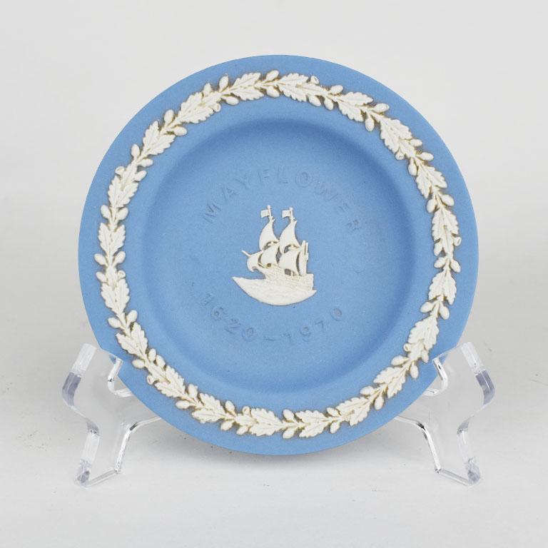 A lovely light blue round ceramic jasperware dish by Wedgwood. A fantastic piece for use as a catchall or for display, this dish is the little touch of traditional that every room needs. Part of Wedgwood’s Collectors Society, this vide poche