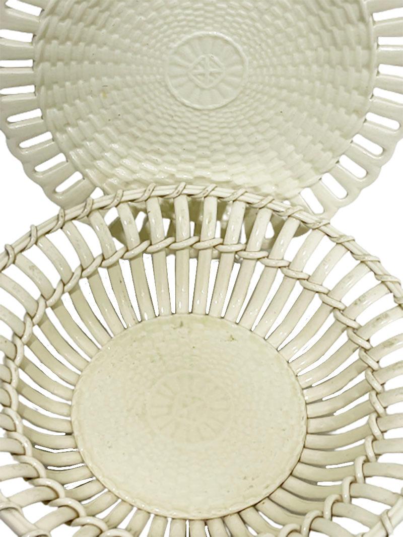Wedgwood Creamware Open Weave Basket with Plate, 1924-1930 In Good Condition In Delft, NL