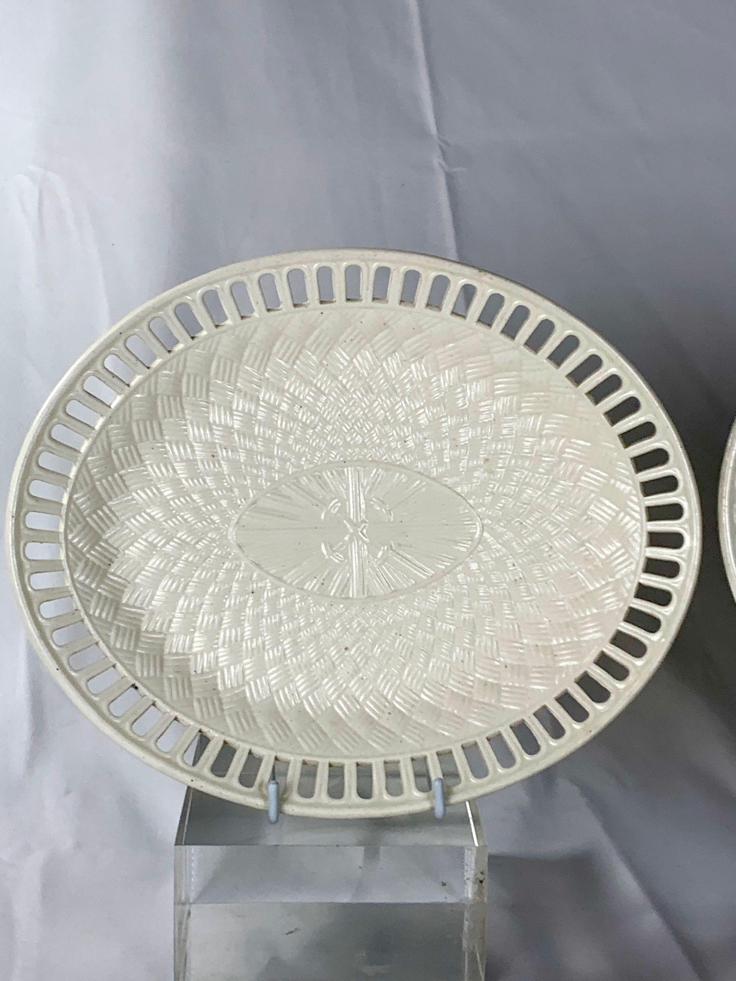 Juego de tres cestas Wedgwood de cerámica cremosa, graduadas en tamaño, Inglaterra Circa 1830 siglo XIX en venta