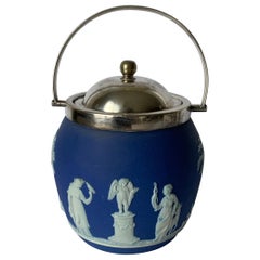 Wedgwood Bleu foncé Jasperware Biscuit Barrel