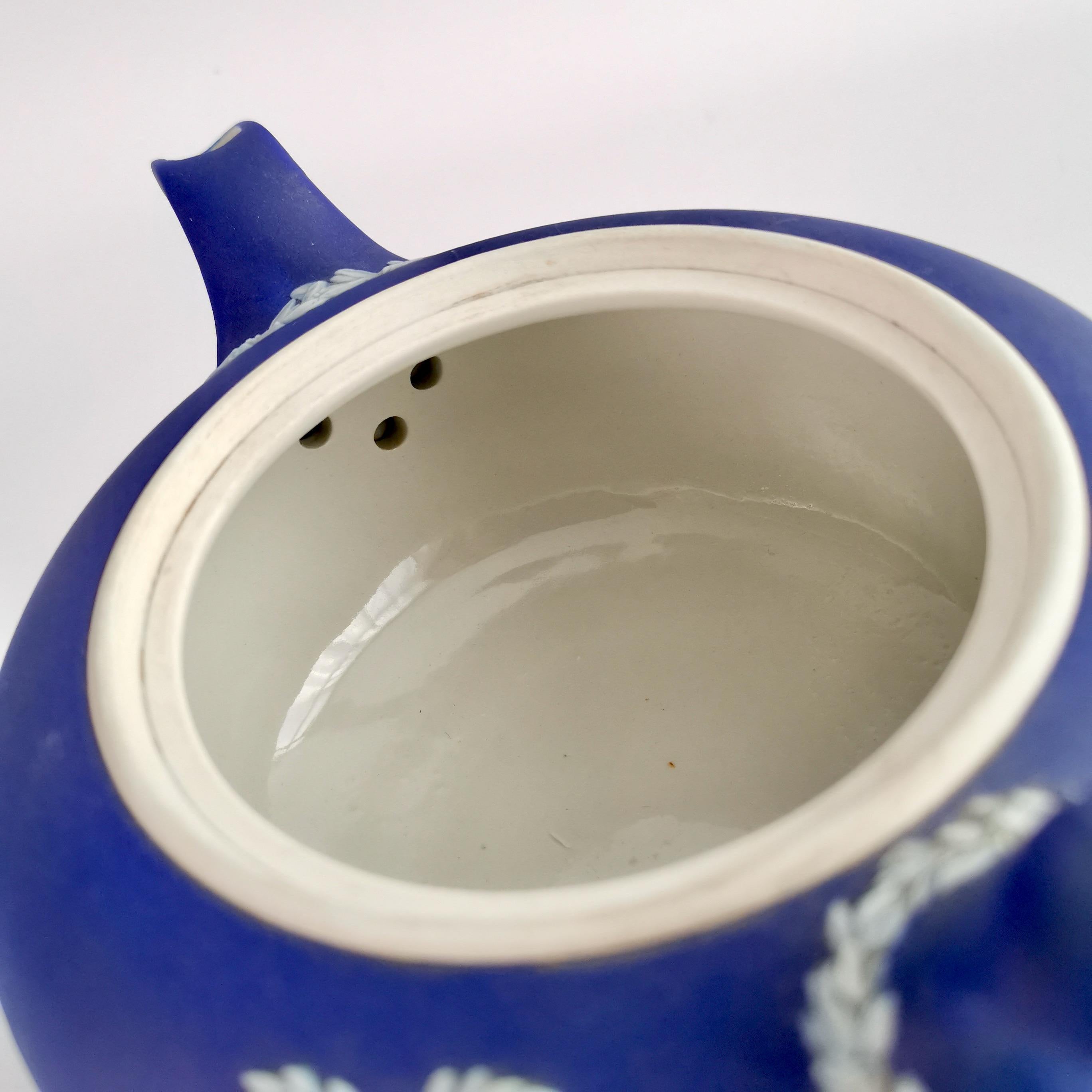 Wedgwood Dark Blue Neoclassical Jasperware Porcelain Teapot, 1 Pint, 1921 7