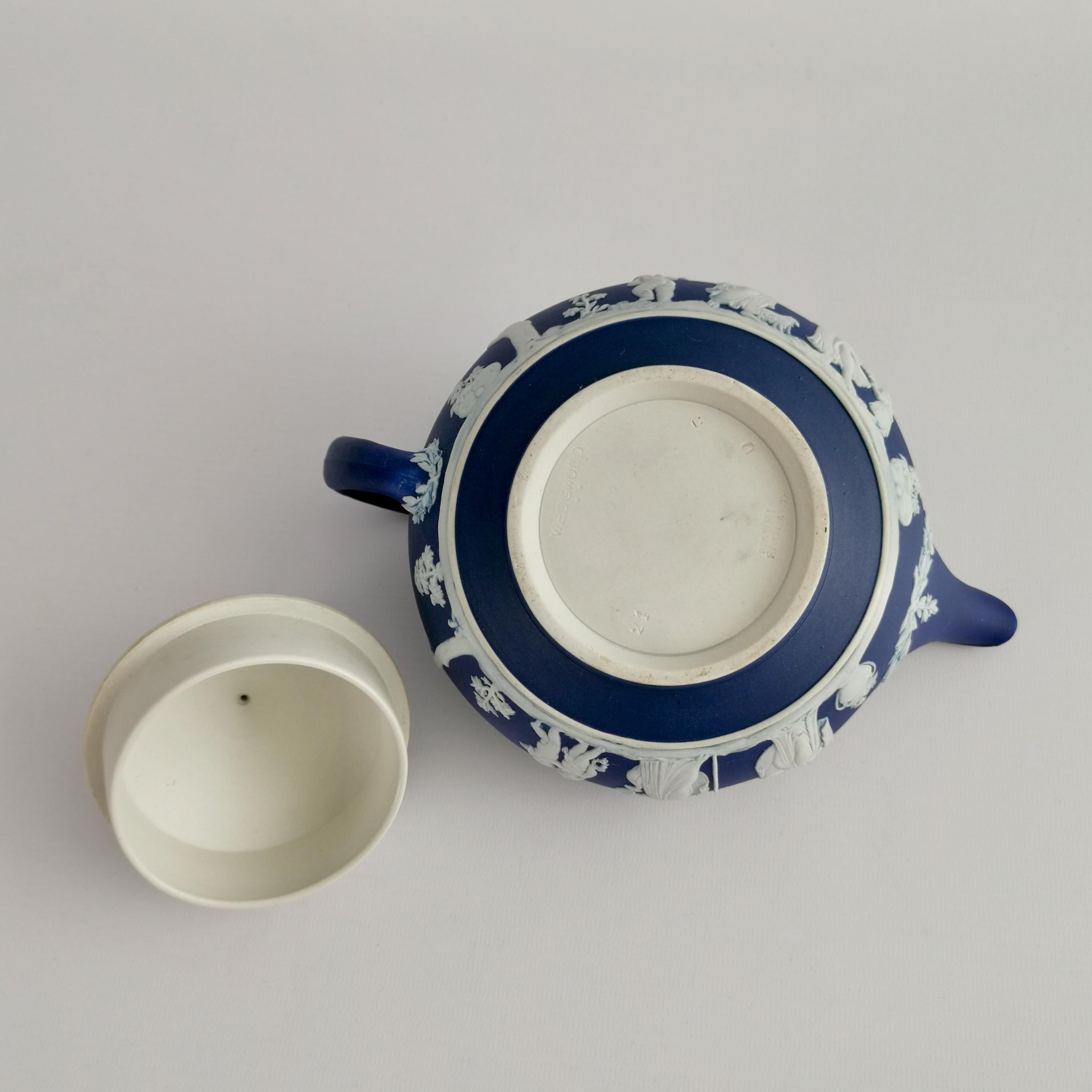 Wedgwood Dark Blue Neoclassical Jasperware Porcelain Teapot, 1 Pint, 1921 9
