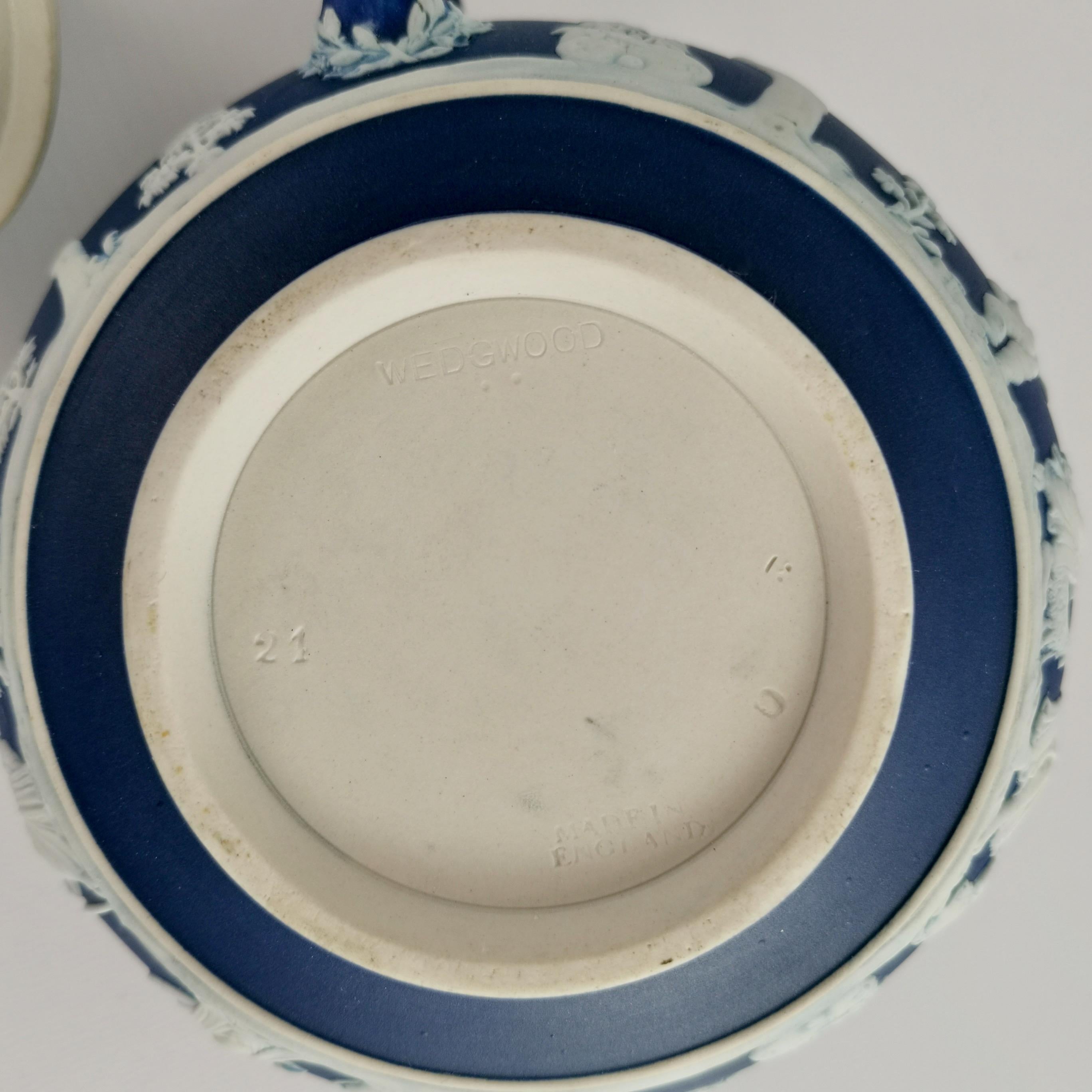 Wedgwood Dark Blue Neoclassical Jasperware Porcelain Teapot, 1 Pint, 1921 10