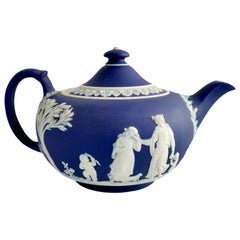 Antique Wedgwood Dark Blue Neoclassical Jasperware Porcelain Teapot, 1 Pint, 1921