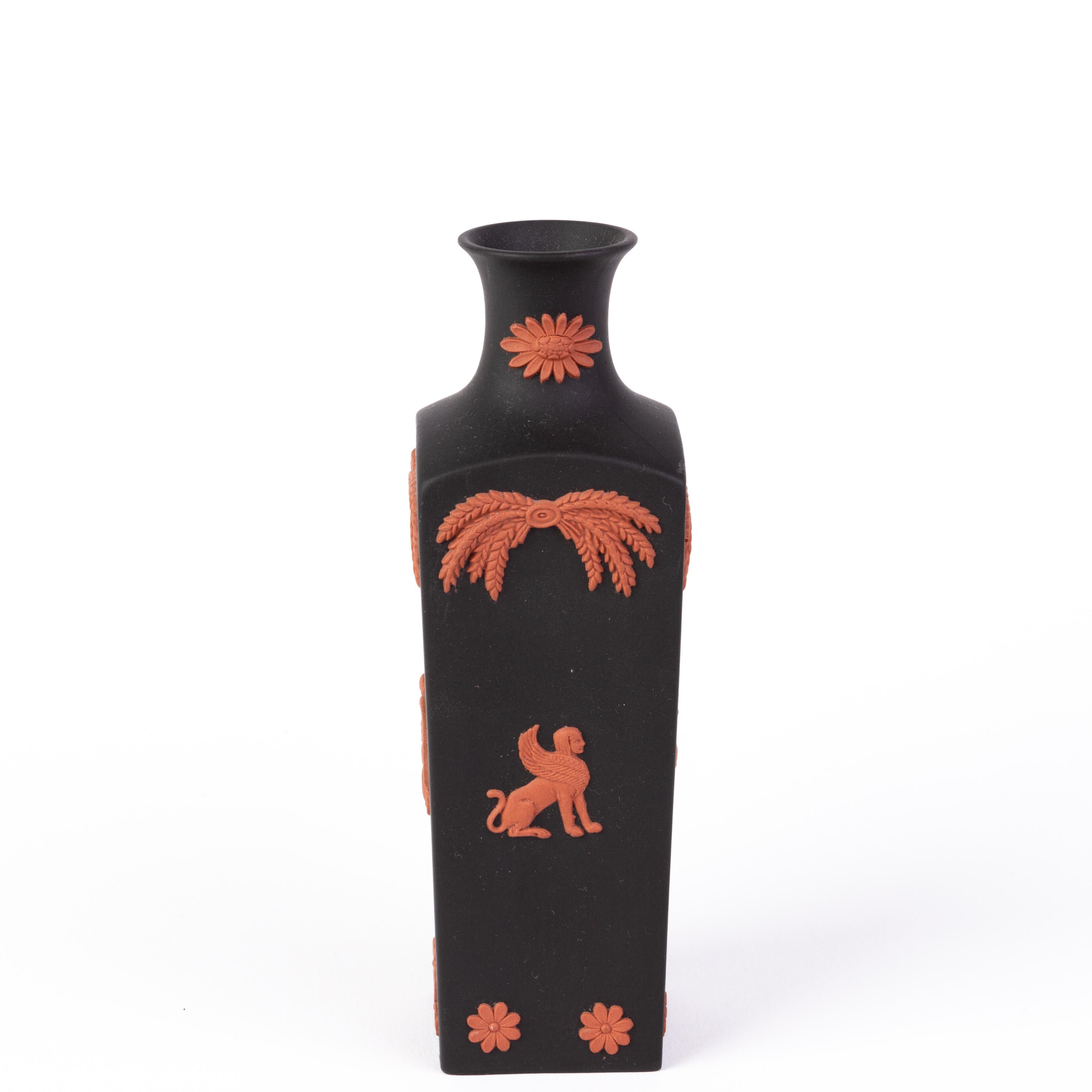20th Century Wedgwood Egyptian Revival Black Jasperware & Terracotta Cameo Sphinx Vase