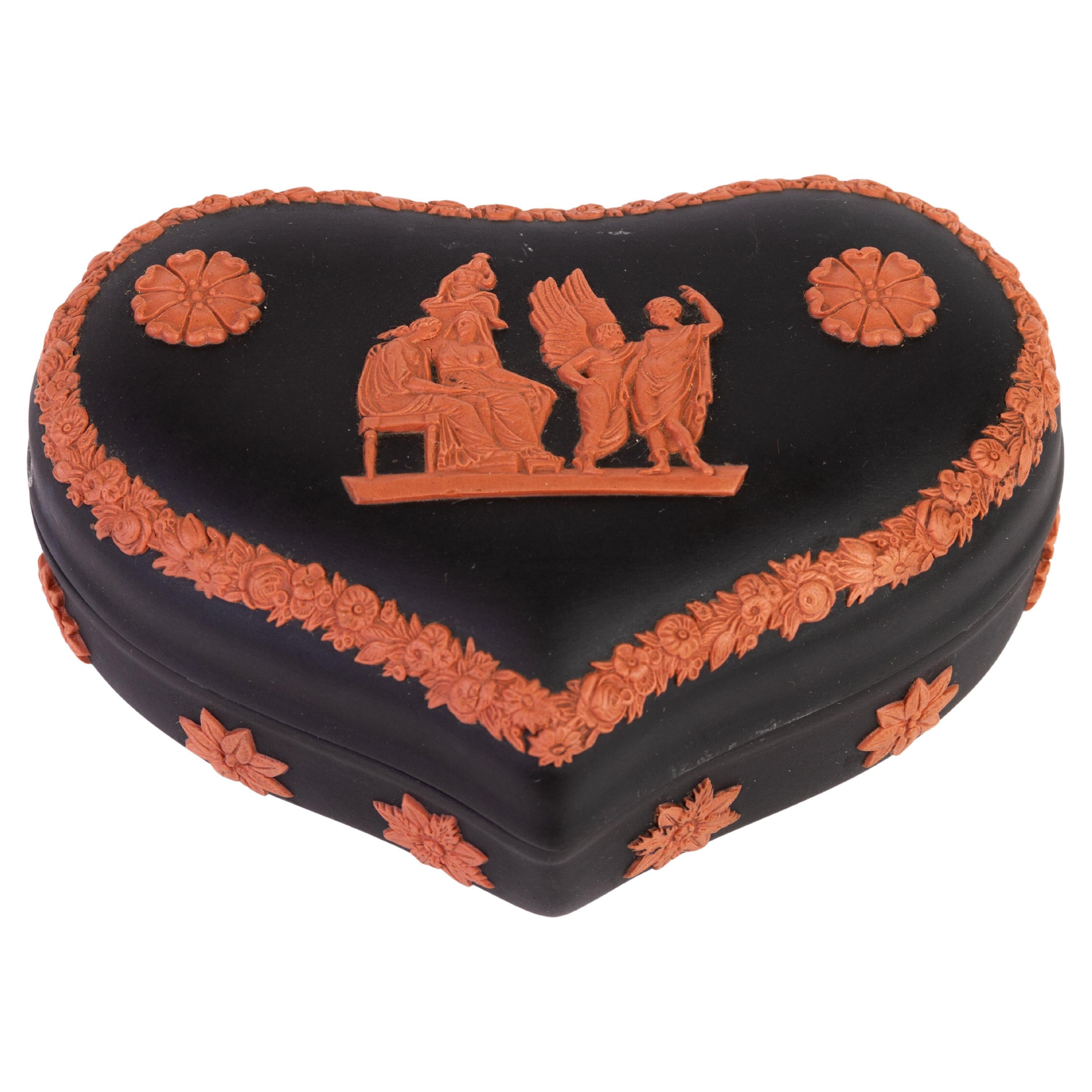 Wedgwood Egyptian Terracotta on Black Basalt Trinket Box  For Sale