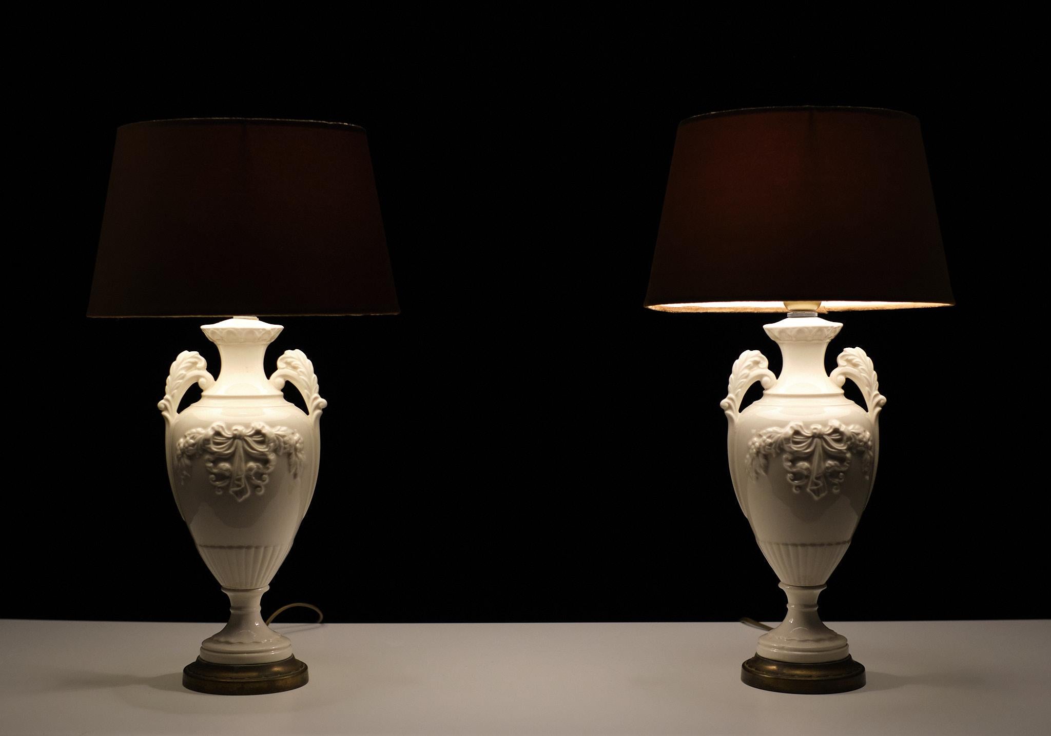 Wedgwood Embossed Cremeware Table Lamps, 1970s, England In Good Condition In Den Haag, NL