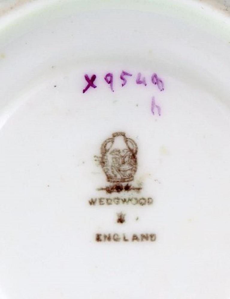Porcelaine Service à café Wedgwood, Angleterre, pour 12 personnes en porcelaine peinte à la main en vente