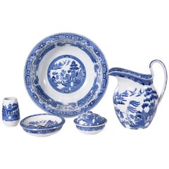 Ensemble de cinq pièces en porcelaine de Wedgwood England