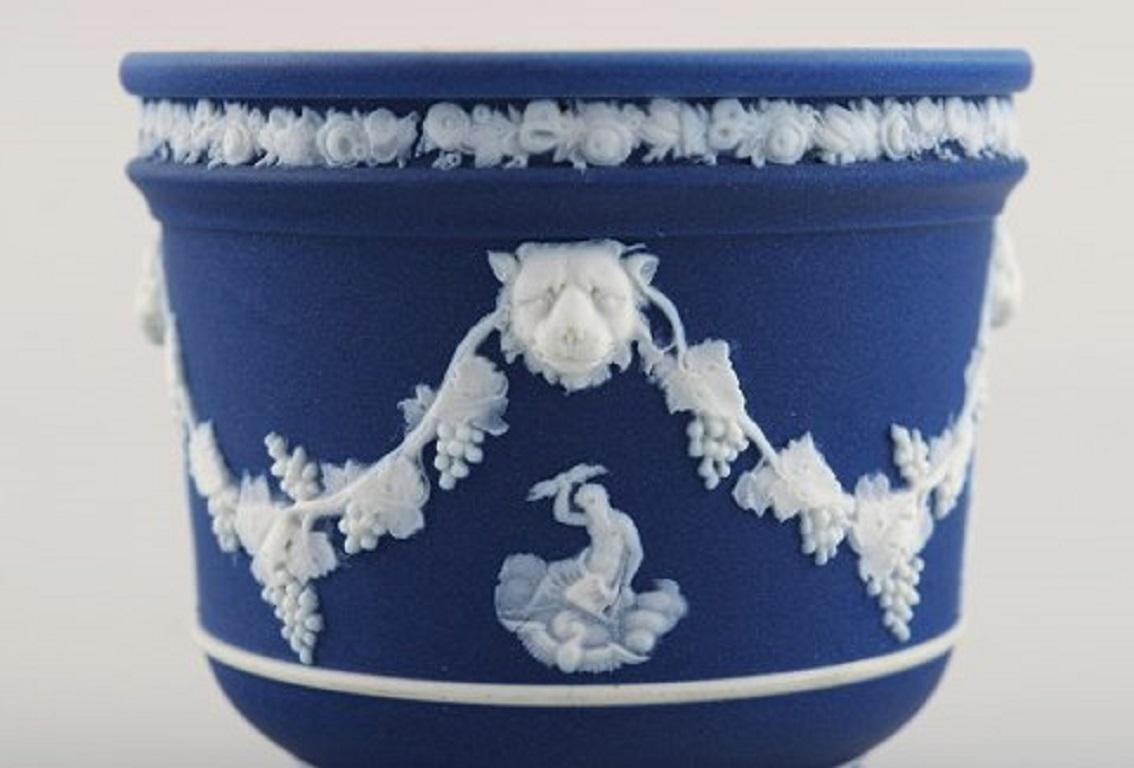 20th Century Wedgwood, England, Three Bowls/Dishes and a Flowerpot, Early 20th C For Sale