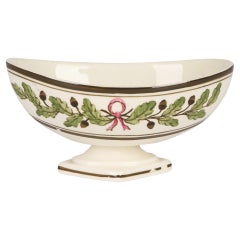 Salière sur piédestal en poterie Creamware à motif de glands de Wedgwood Etruria, 1882