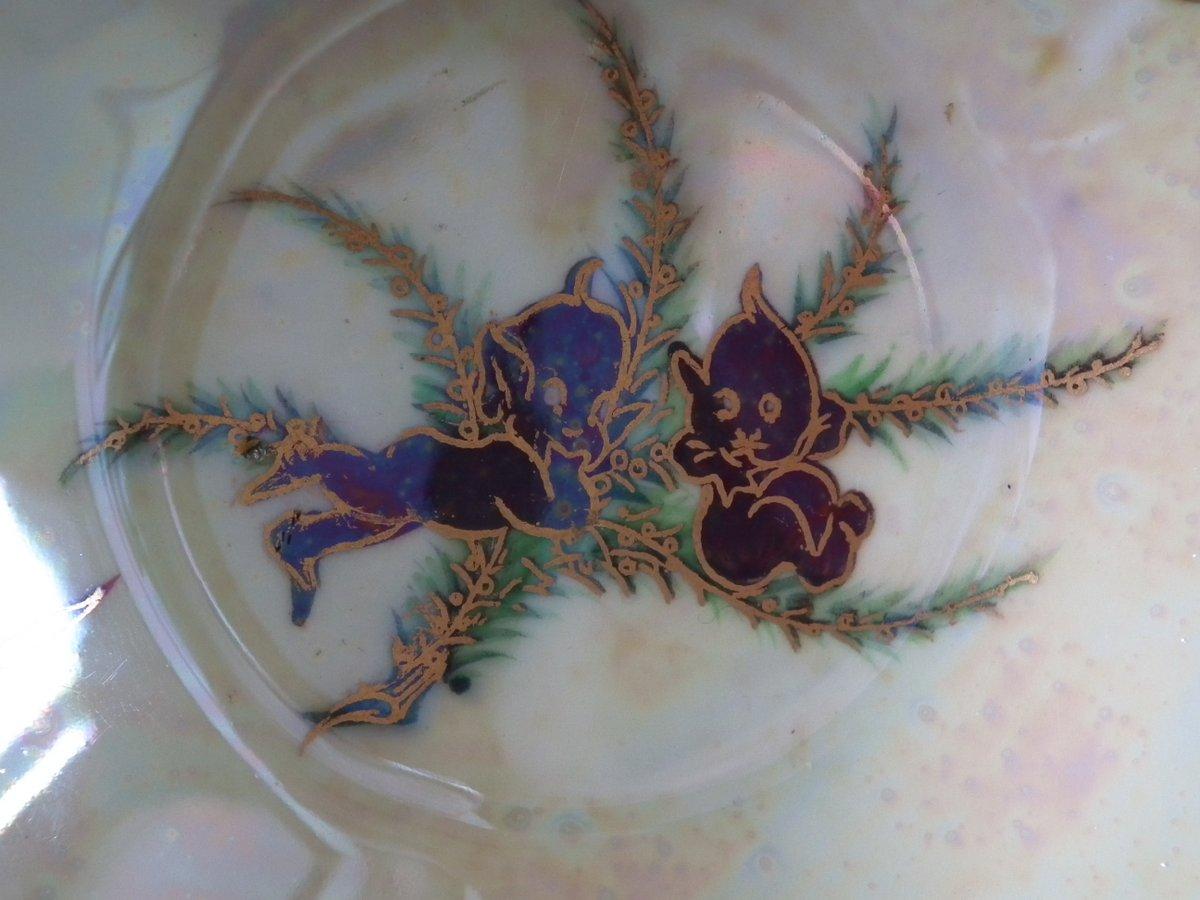 Wedgwood Fairyland Lustre 'Leapfrogging Elves' Bowl In Good Condition In Chelmsford, Essex