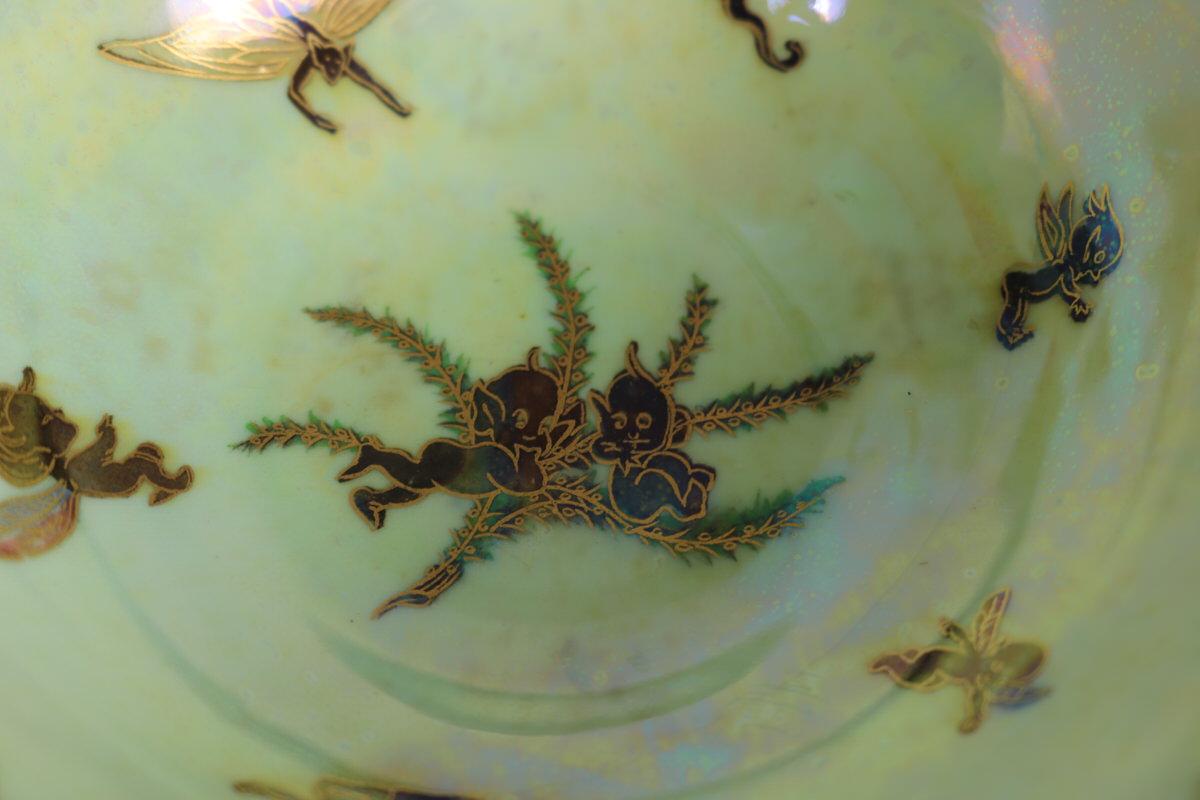 Wedgwood Fairyland Lustre Leapfrogging Elves Imperial Bowl In Good Condition In Chelmsford, Essex