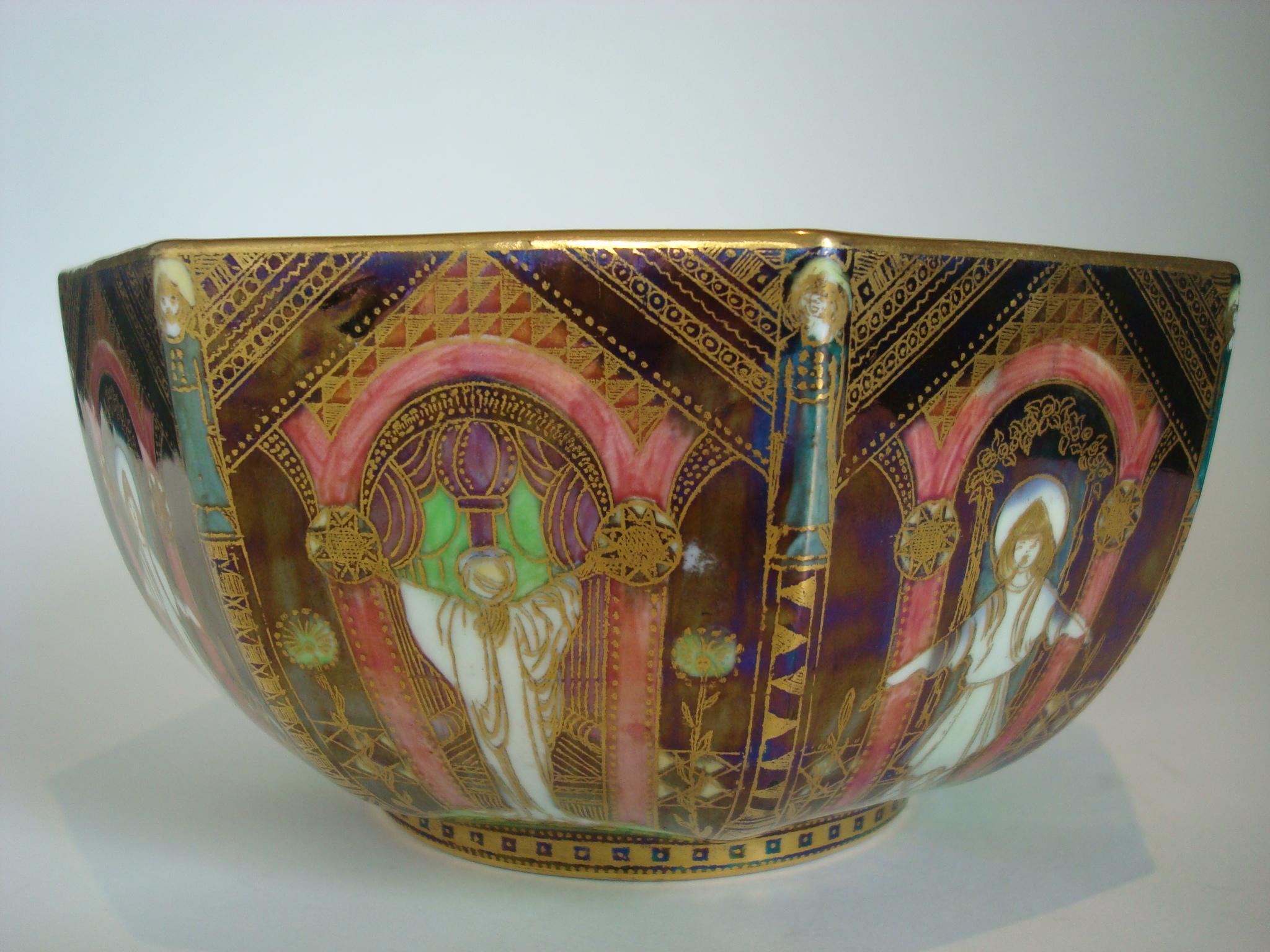 An octagonal Fairyland Lustre bowl, decorated with Angel or Geisha pattern. Designed by Daisy Makeig-Jones.
Wedgwood Fairyland Lustre octagonal bowl, England, c. 1920, pattern Z4968. 
Bowl is in very good conditions.
Marked Wedgwood Z4968 England.