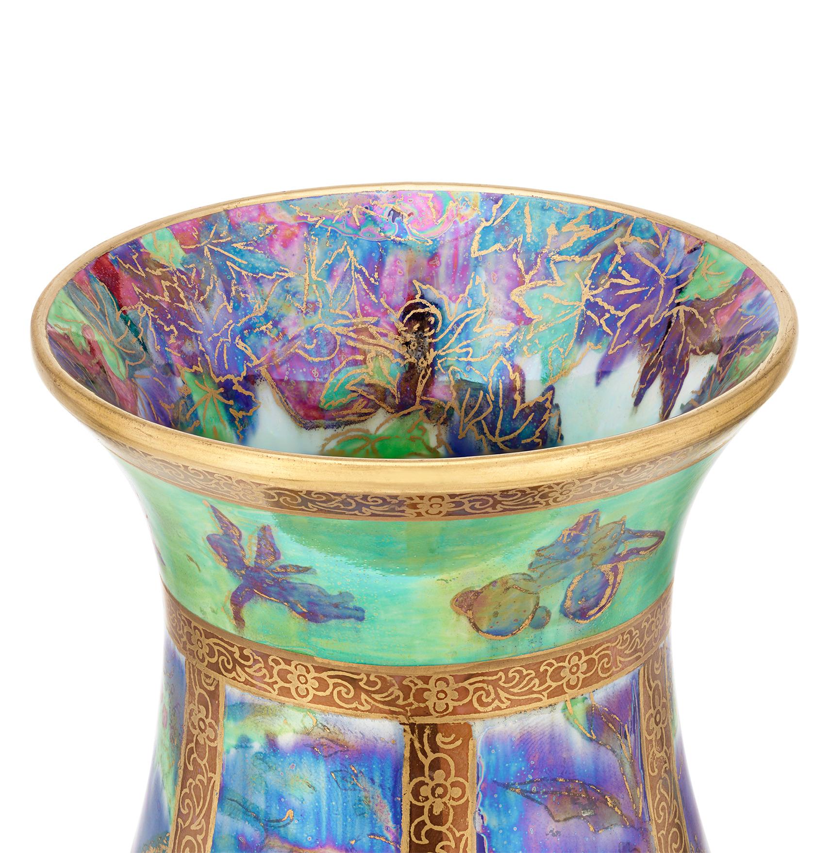 Vaso a colonna Wedgwood Fairyland Lustre In condizioni ottime in vendita a New Orleans, LA